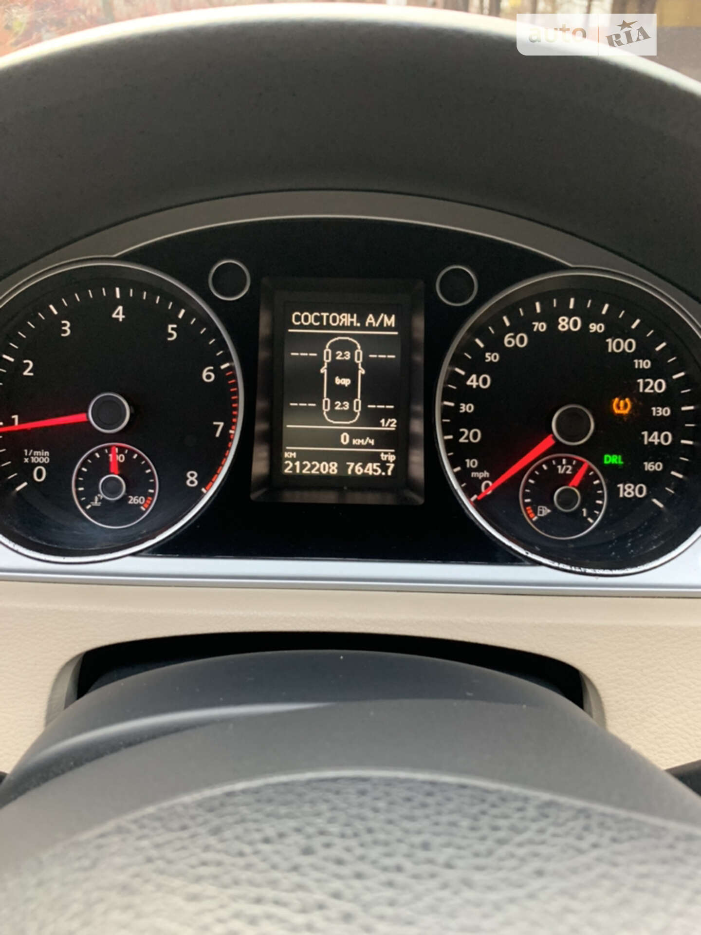 VOLKSWAGEN PASSAT 2011