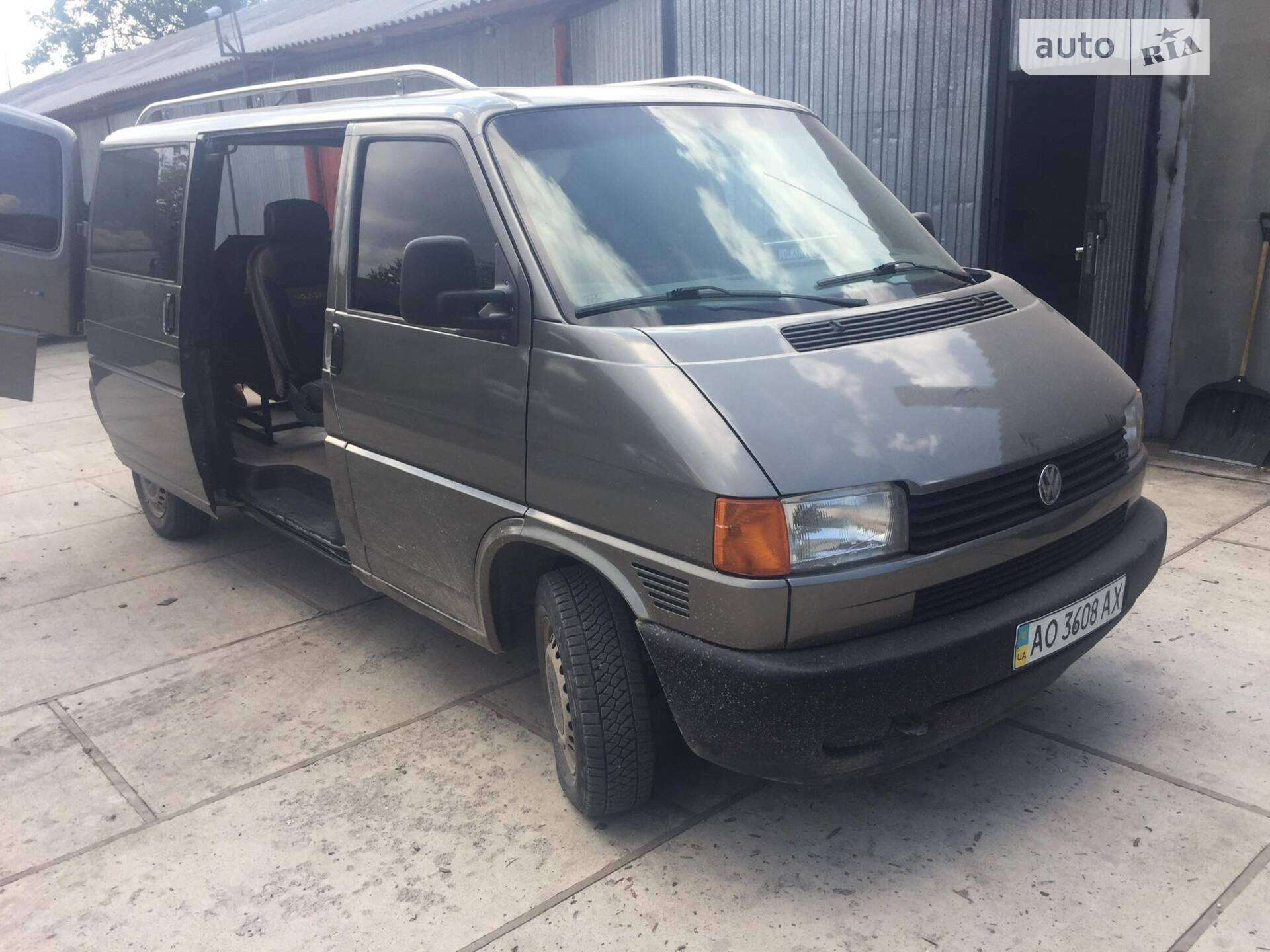 VOLKSWAGEN TRANSPORTER 2000