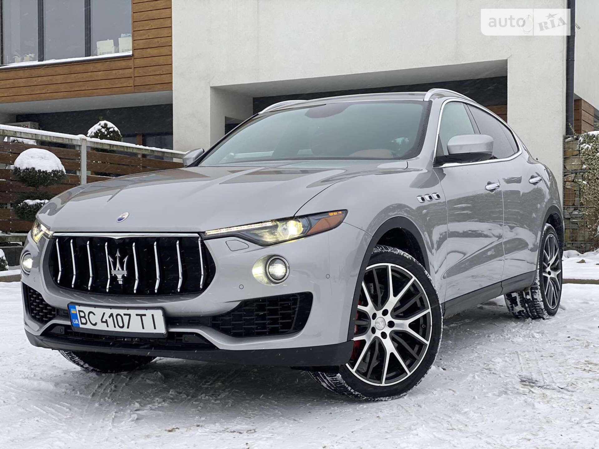 MASERATI LEVANTE 2016