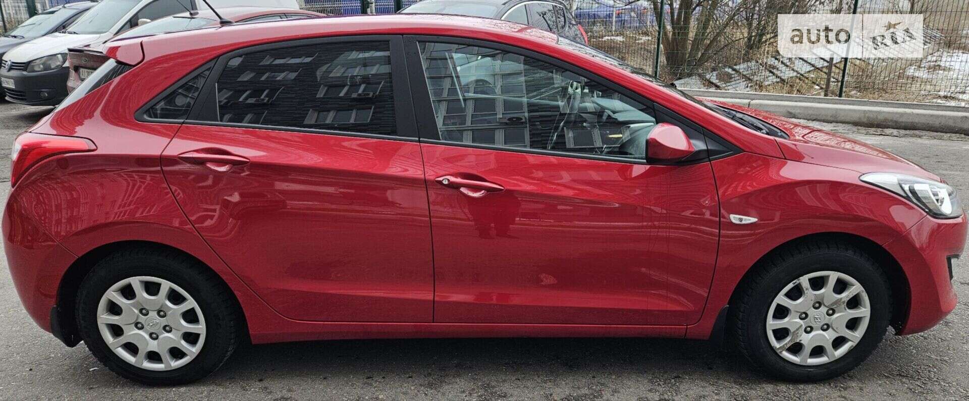 Головне фото звіту автомобіля HYUNDAI I30 2013