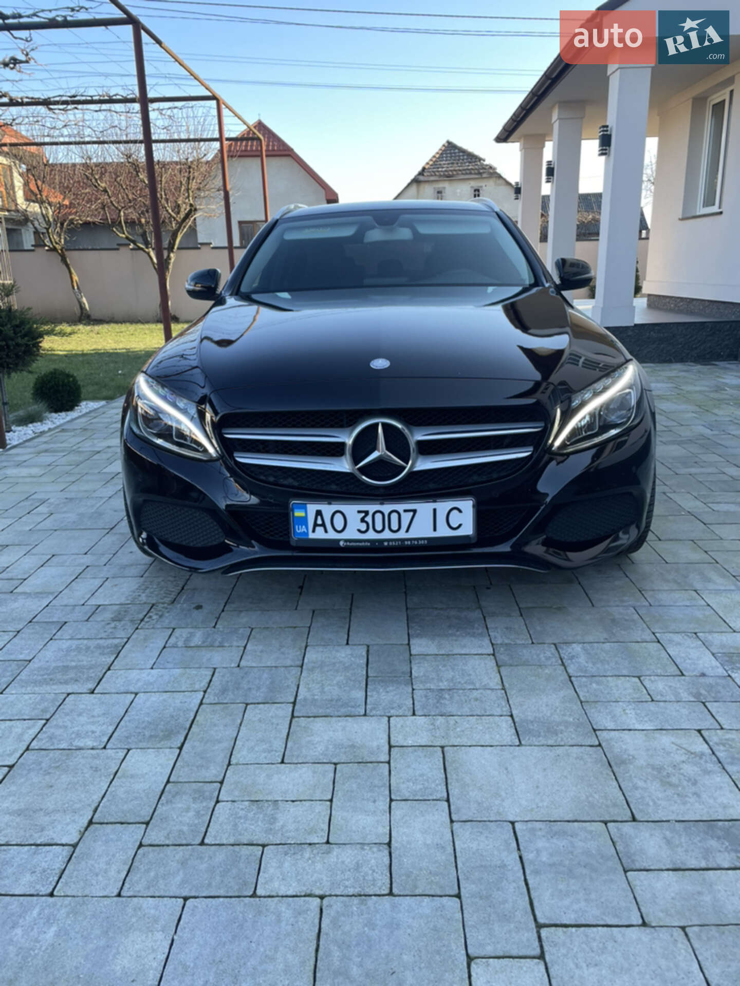 MERCEDES-BENZ C 220 D 2015