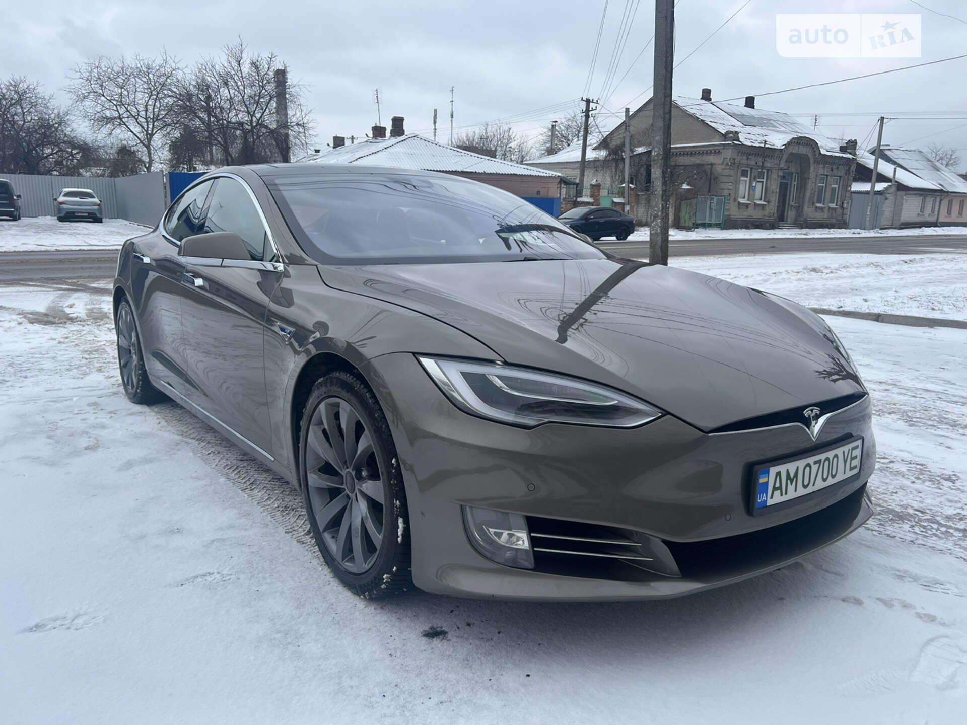 Головне фото звіту автомобіля TESLA MODEL S 2016