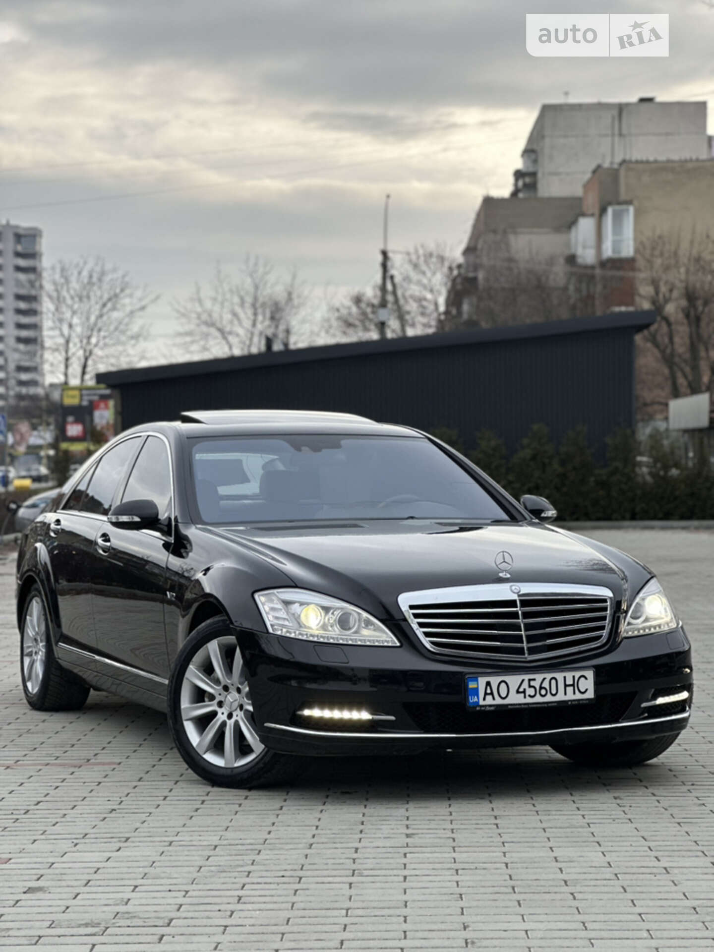 Головне фото звіту автомобіля MERCEDES-BENZ S 320 CDI 2006