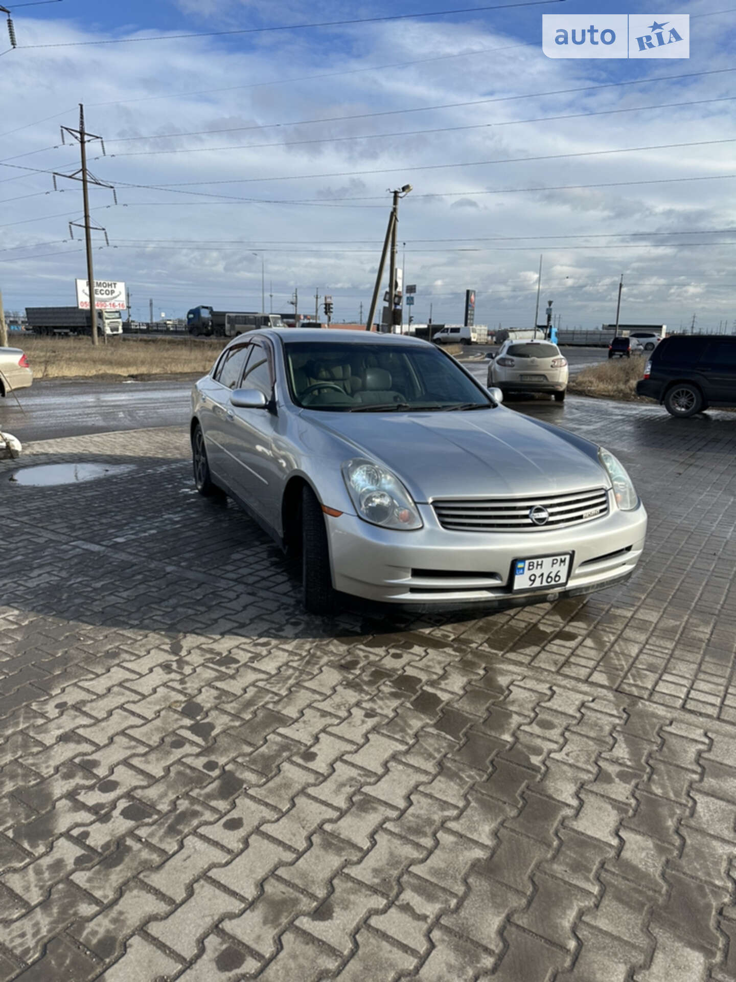 NISSAN SKYLINE 2002