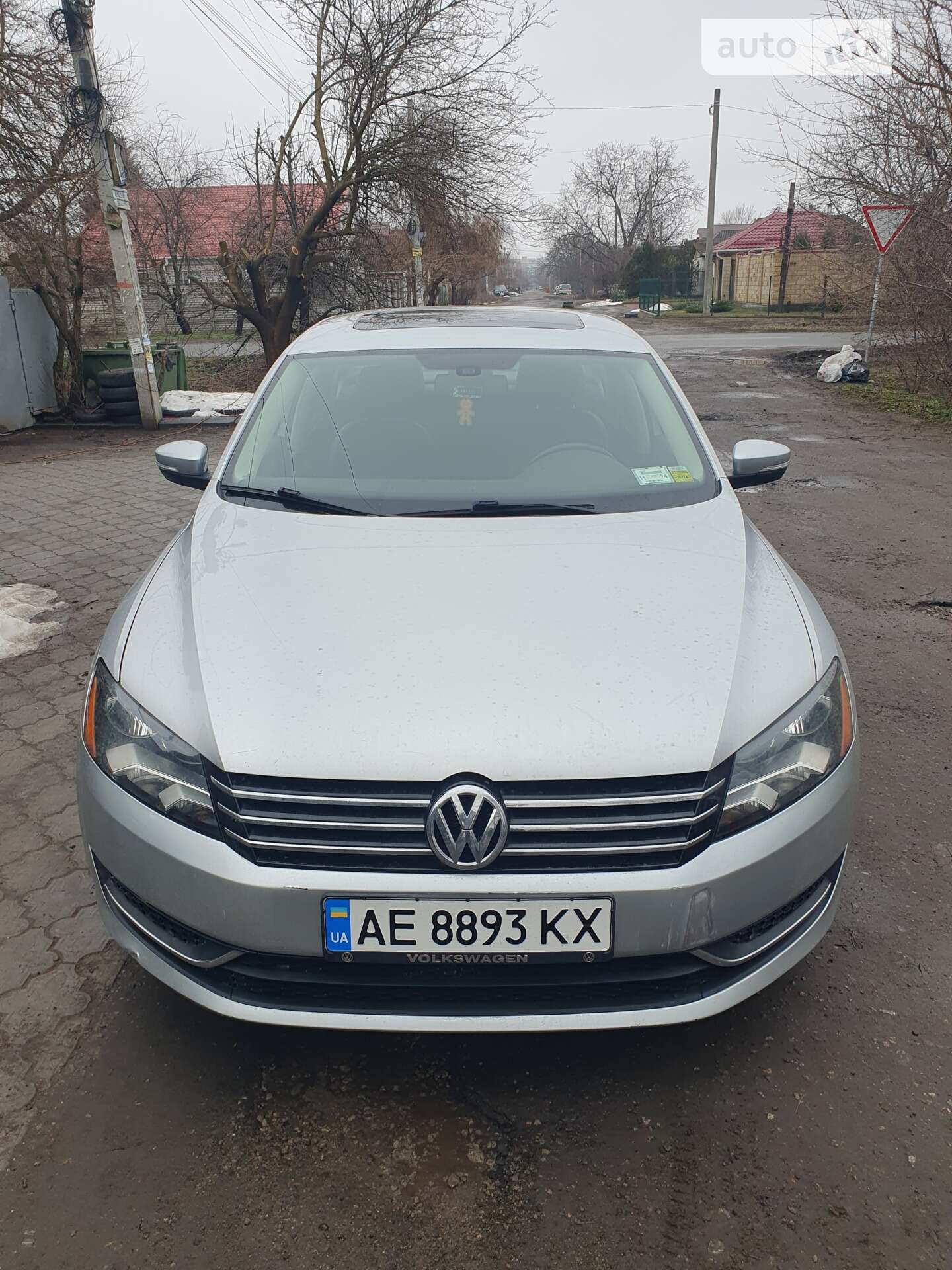 VOLKSWAGEN PASSAT 2012