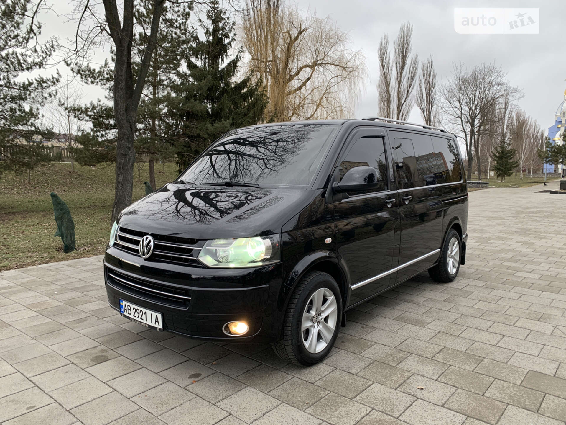 VOLKSWAGEN MULTIVAN 2010