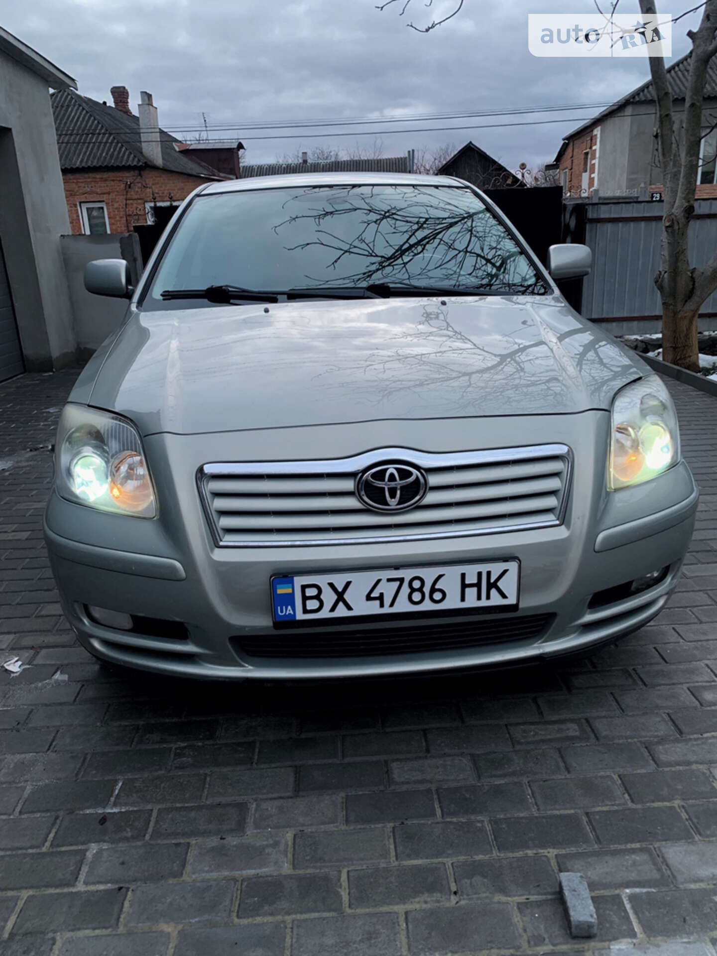 TOYOTA AVENSIS 2004
