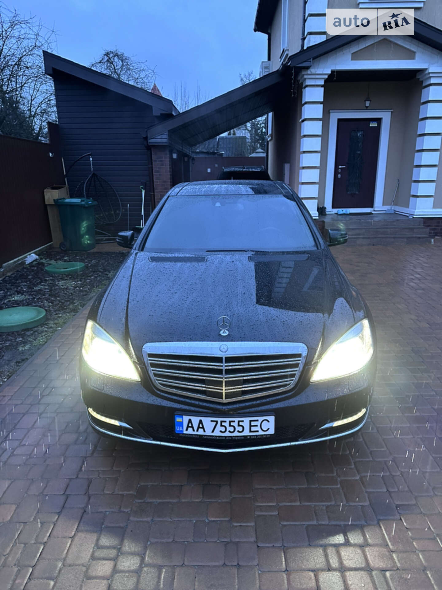 Головне фото звіту автомобіля MERCEDES-BENZ S 550 2007