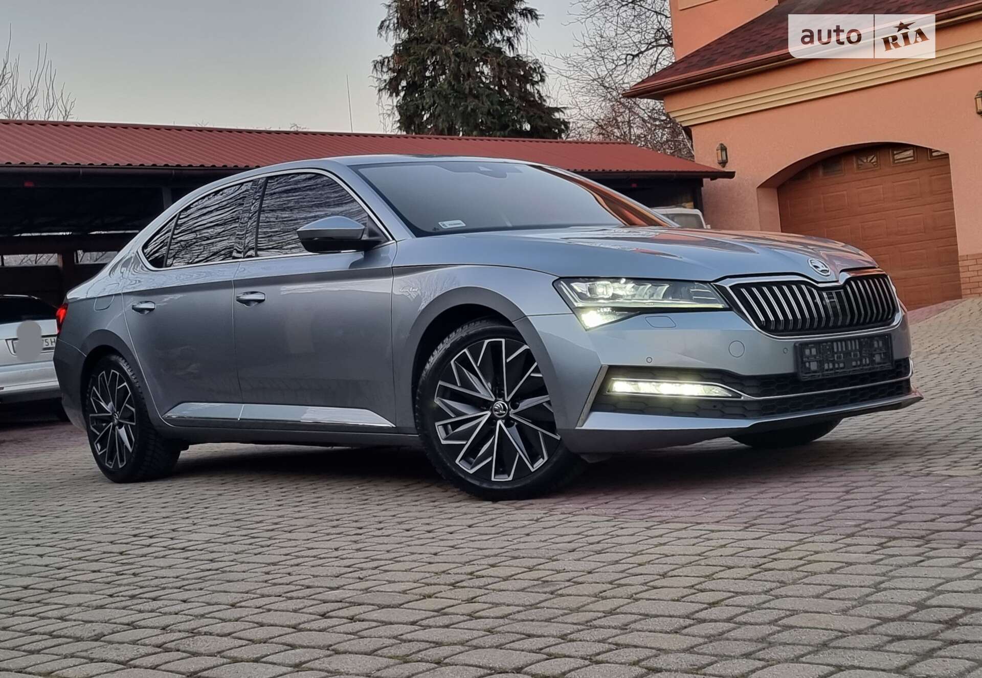 SKODA SUPERB 2020