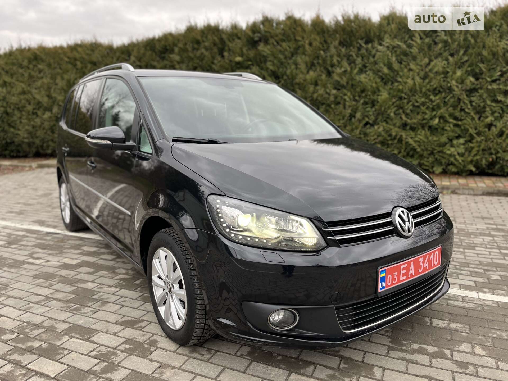 VOLKSWAGEN TOURAN 2012