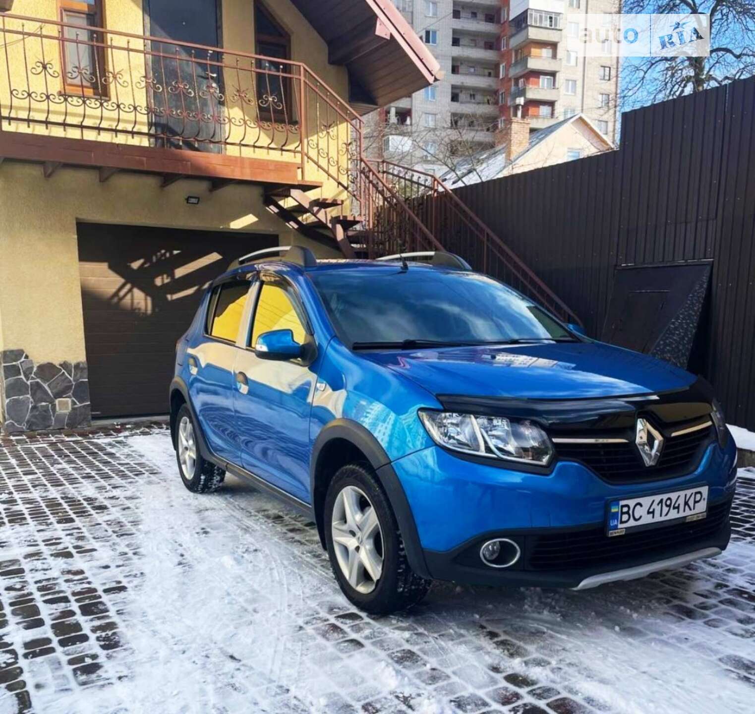 Головне фото звіту автомобіля RENAULT SANDERO 2013