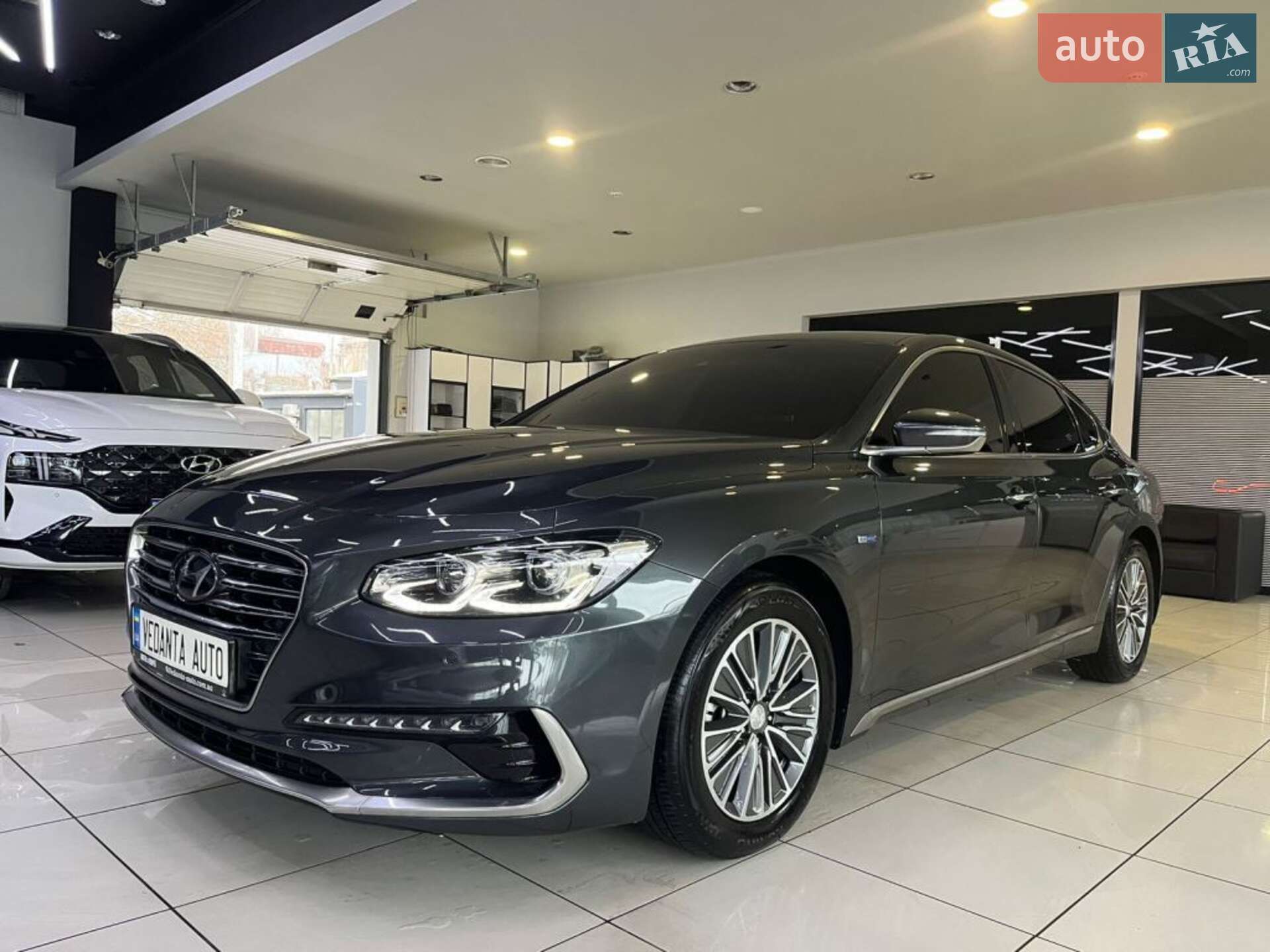 HYUNDAI GRANDEUR 2019