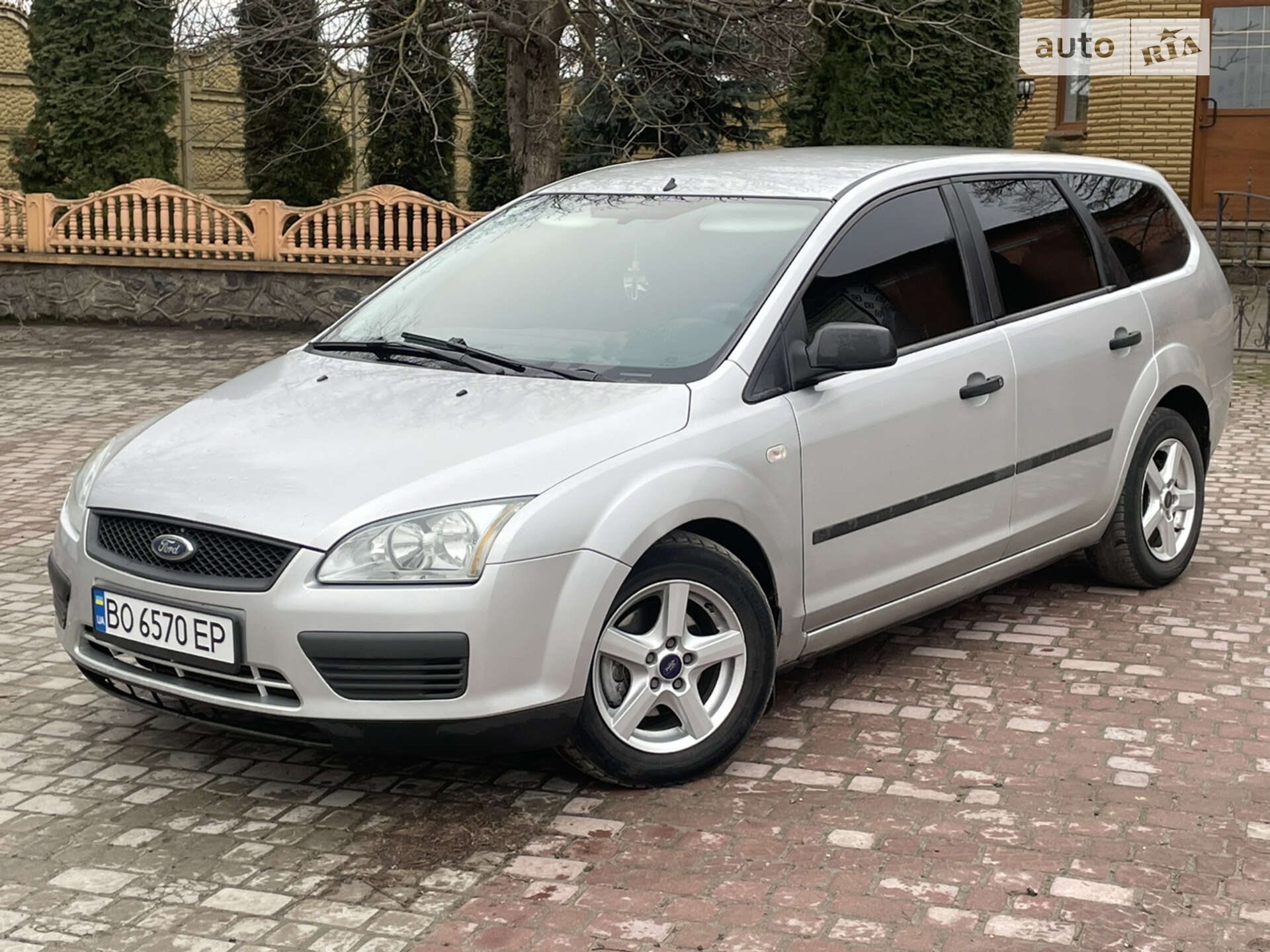 Головне фото звіту автомобіля FORD FOCUS 2005