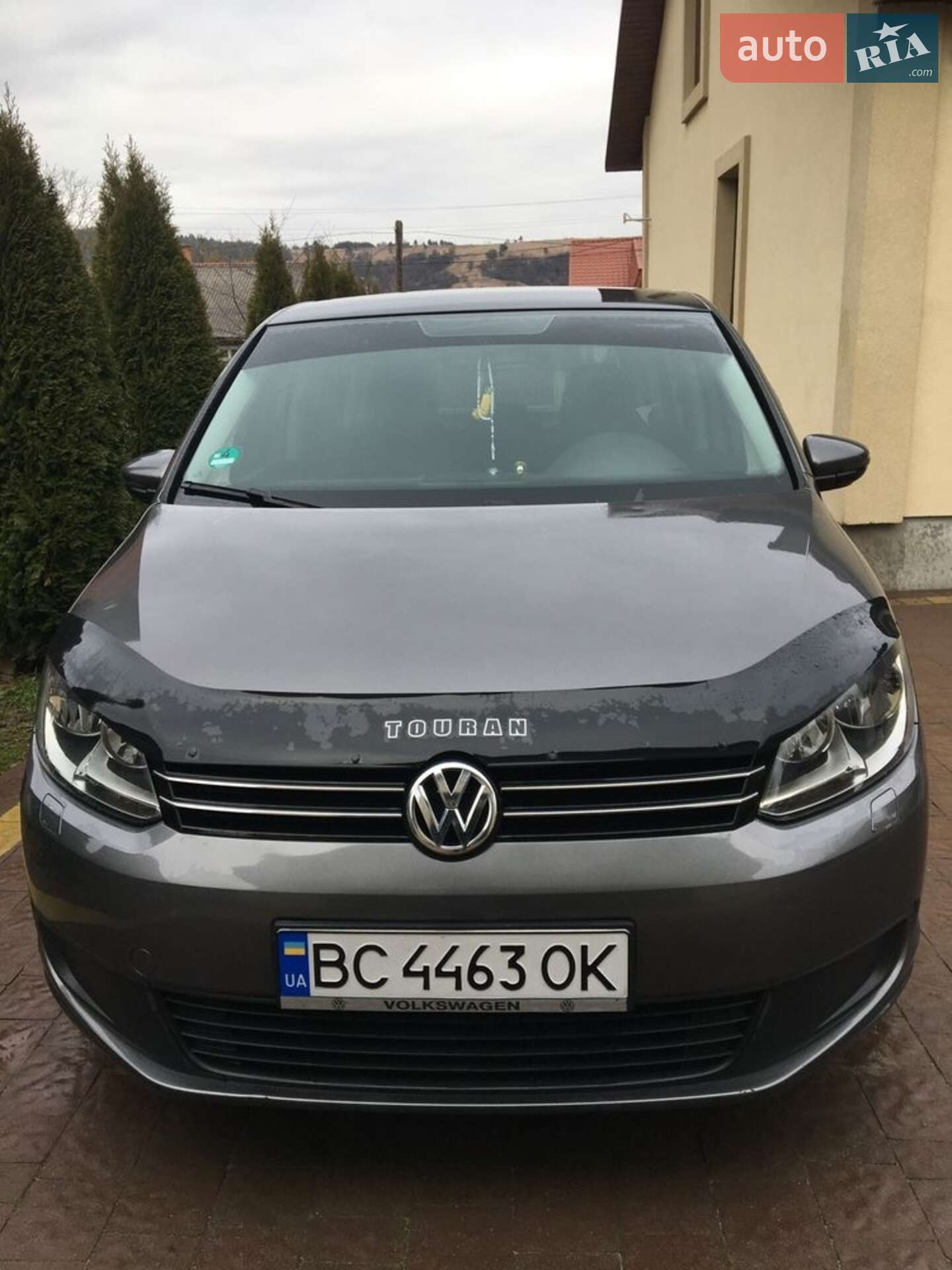 VOLKSWAGEN TOURAN 2011