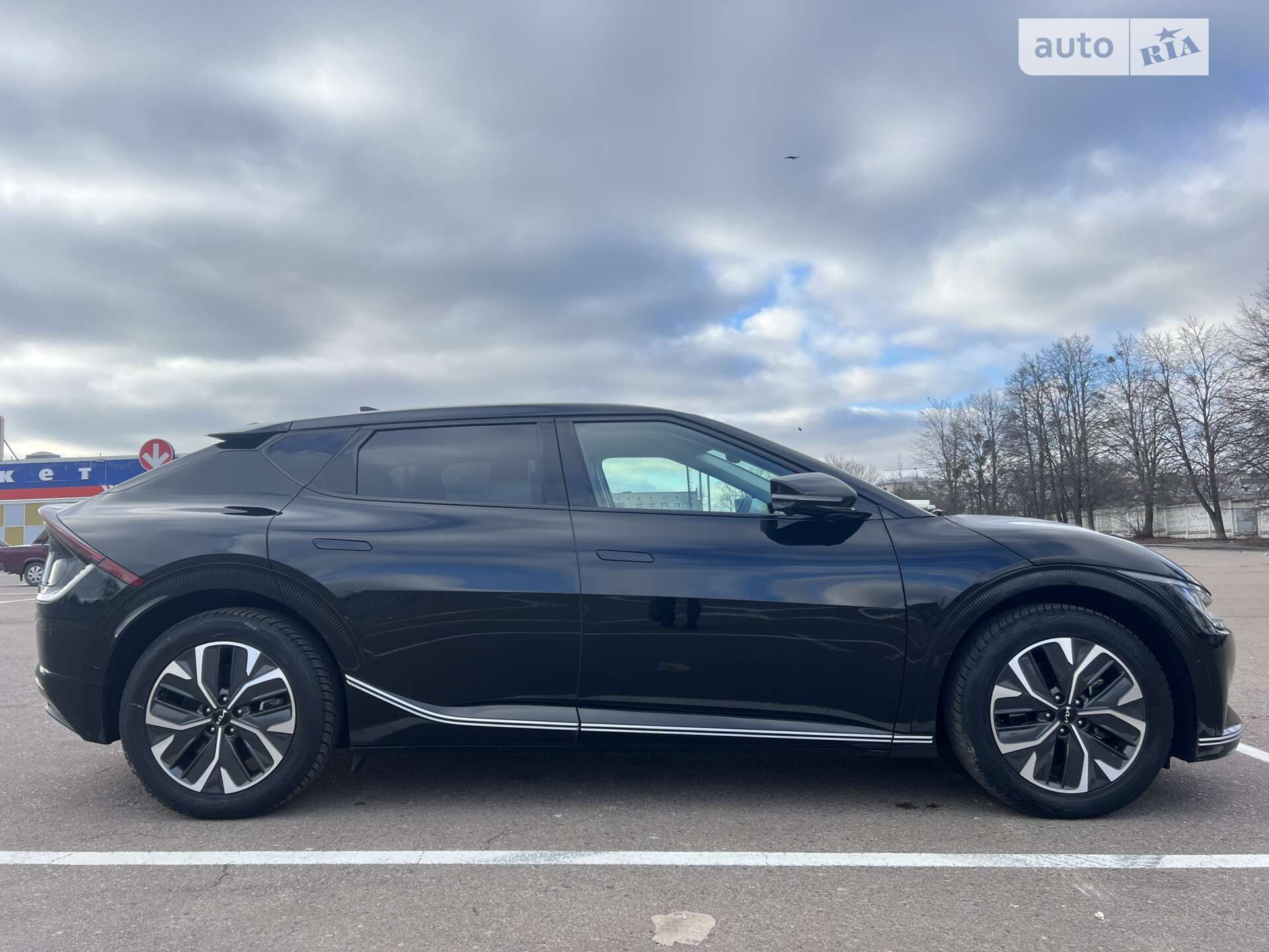 Головне фото звіту автомобіля KIA EV6 2022