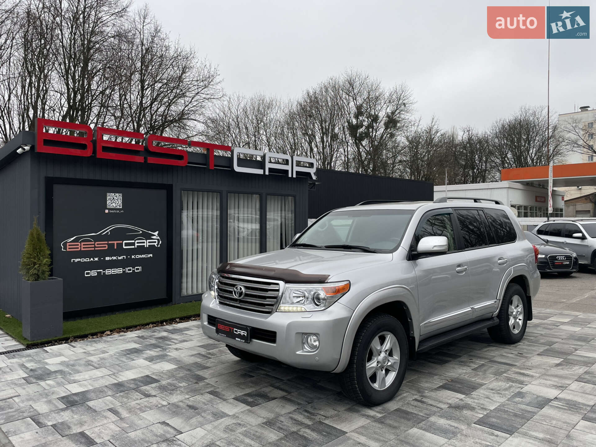 TOYOTA LAND CRUISER 200