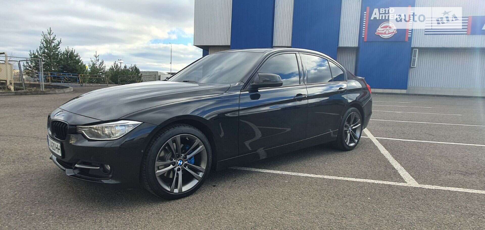 Головне фото звіту автомобіля BMW 328XI 2012