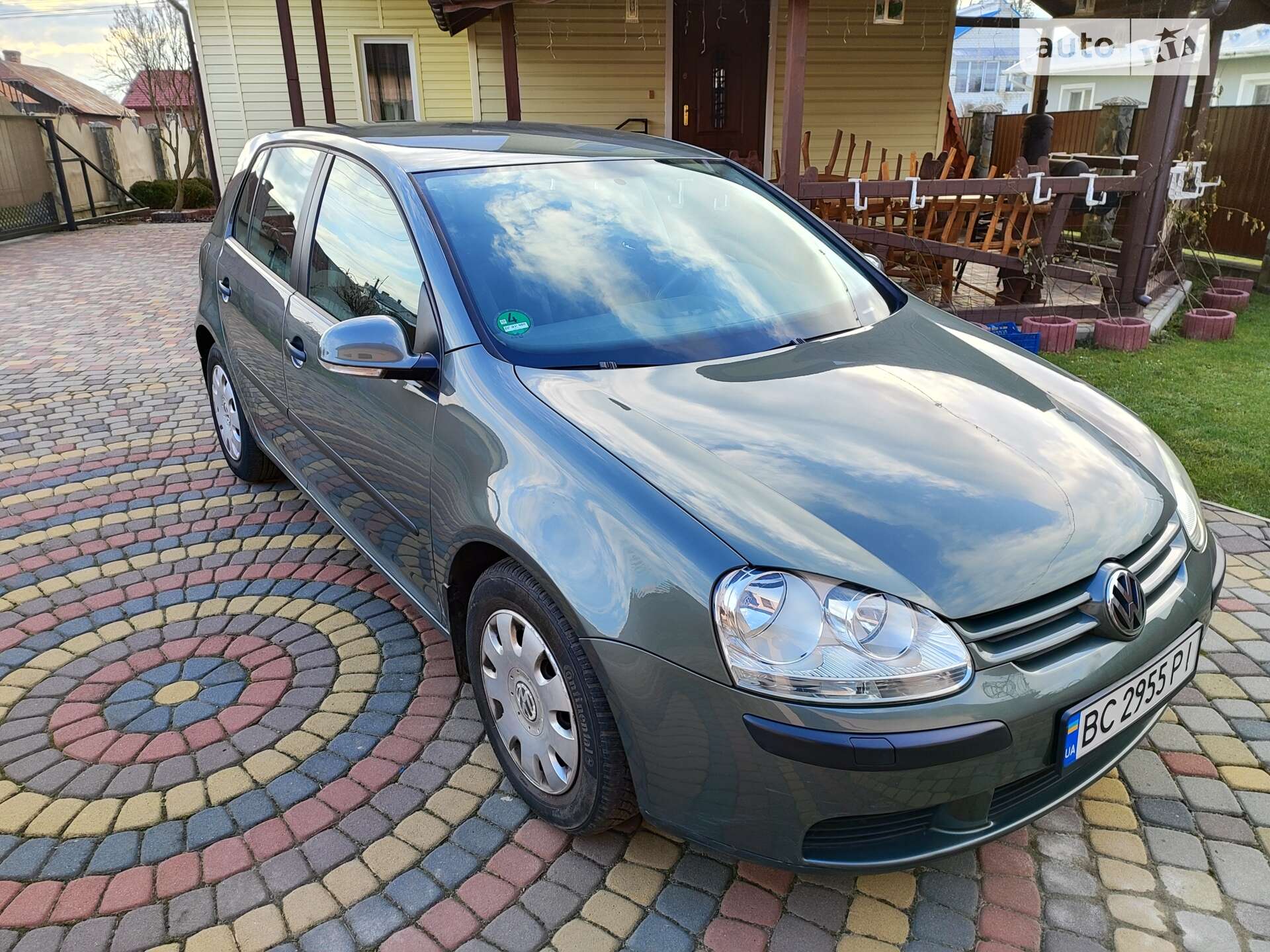 VOLKSWAGEN GOLF 2004
