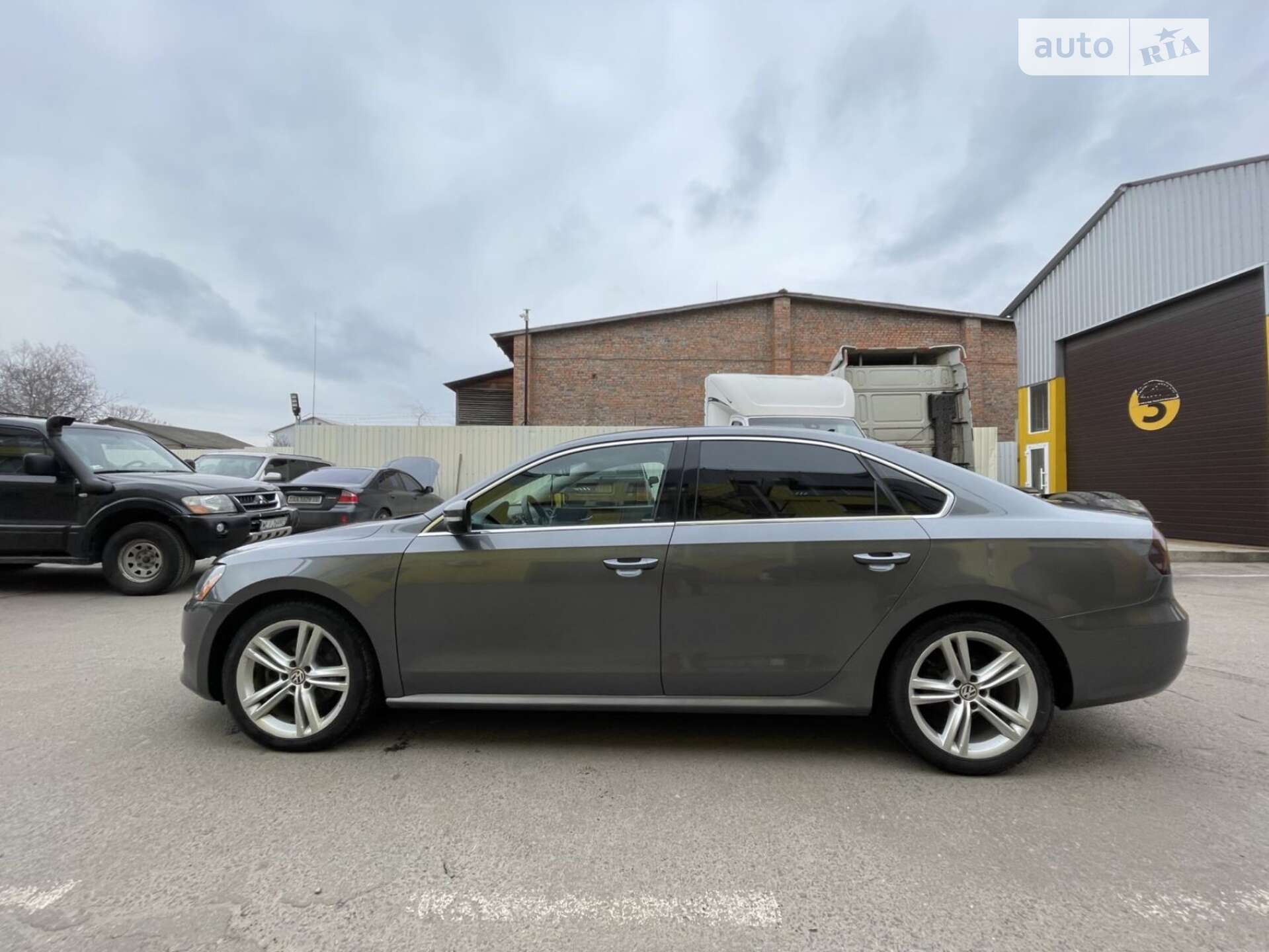 VOLKSWAGEN PASSAT 2014