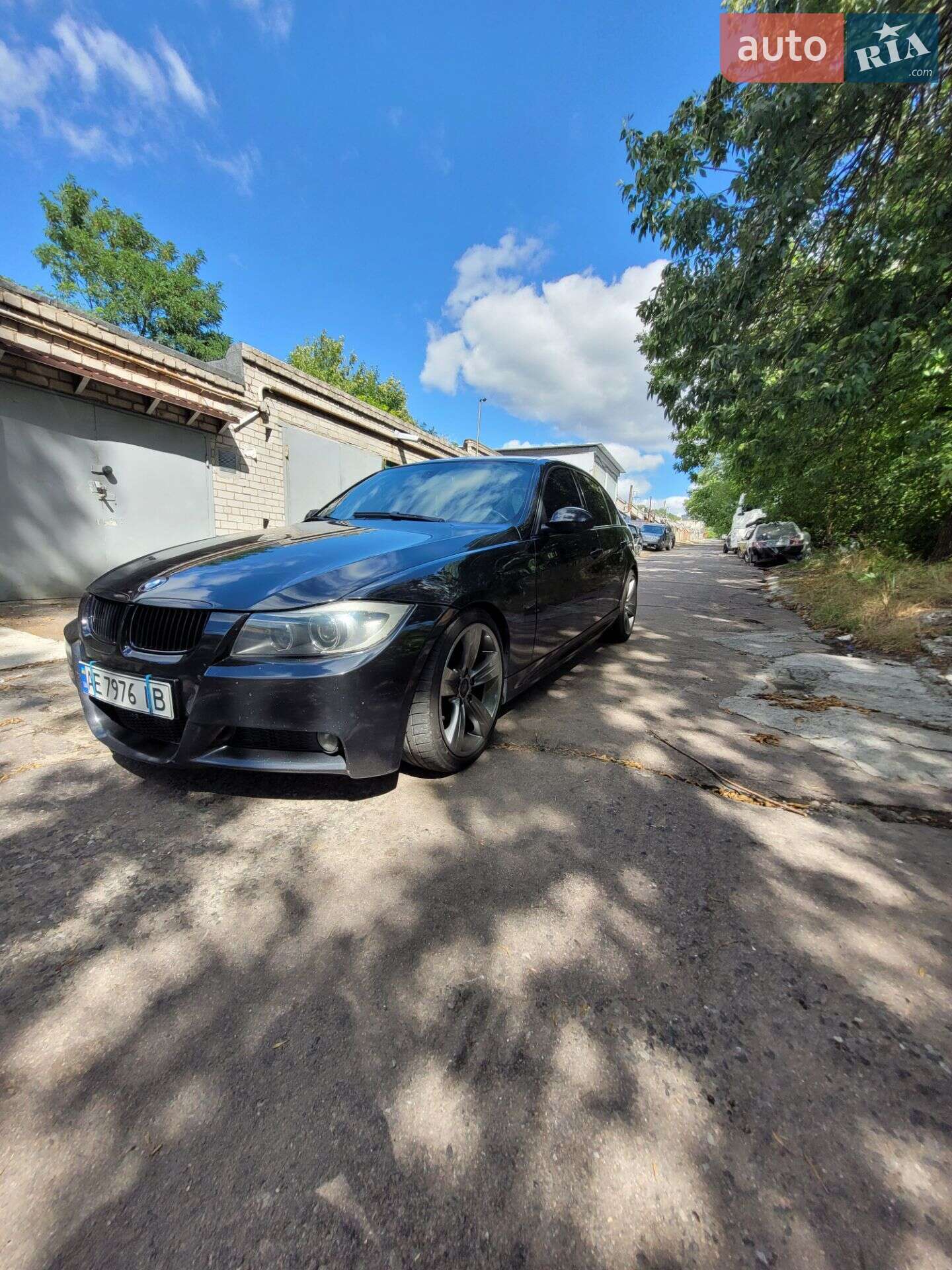 Головне фото звіту автомобіля BMW 330XI 2006