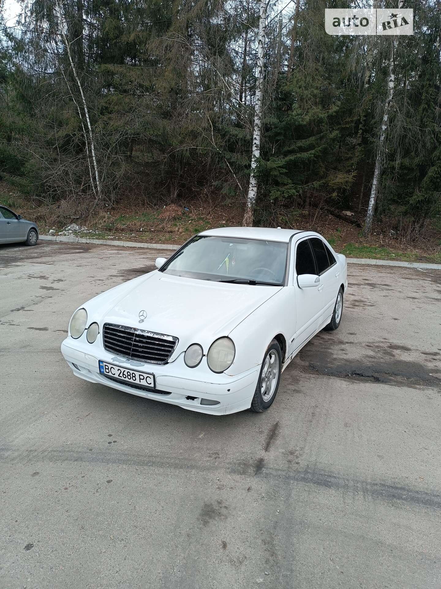 MERCEDES-BENZ 210 2001