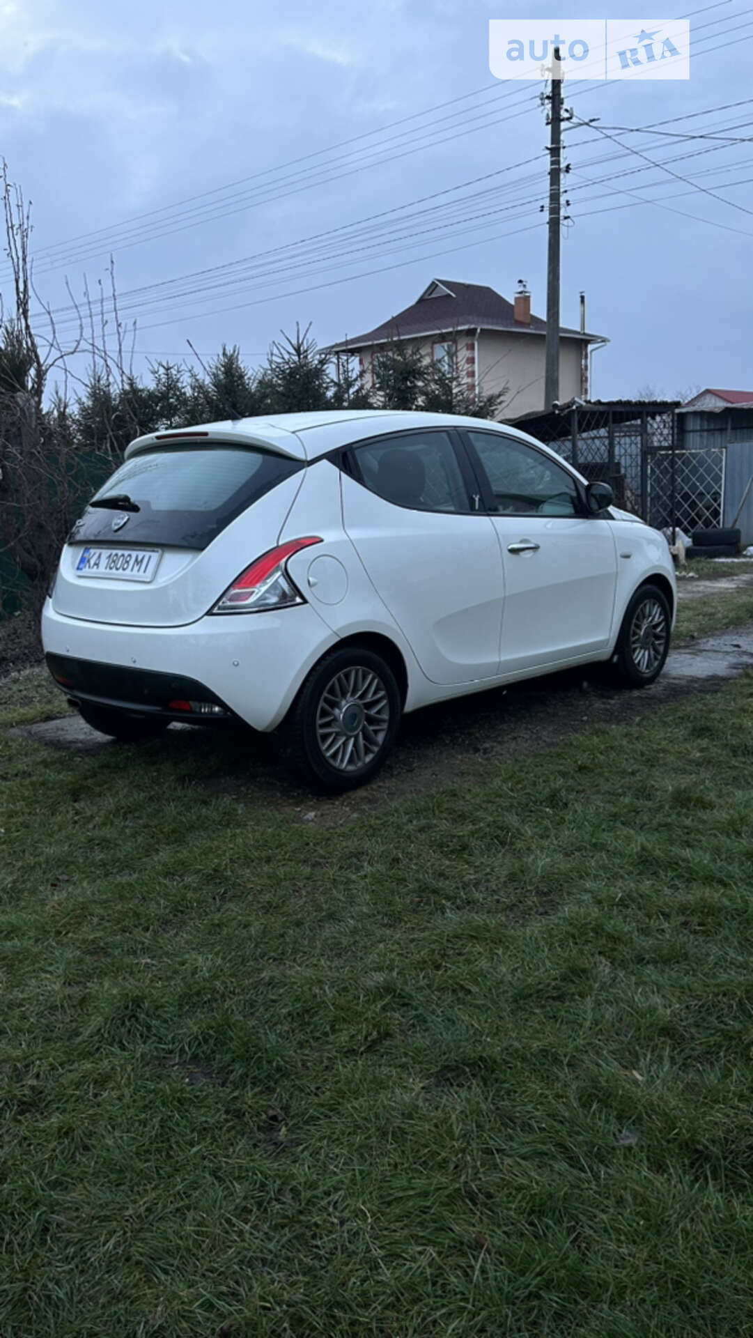 LANCIA YPSILON 2012
