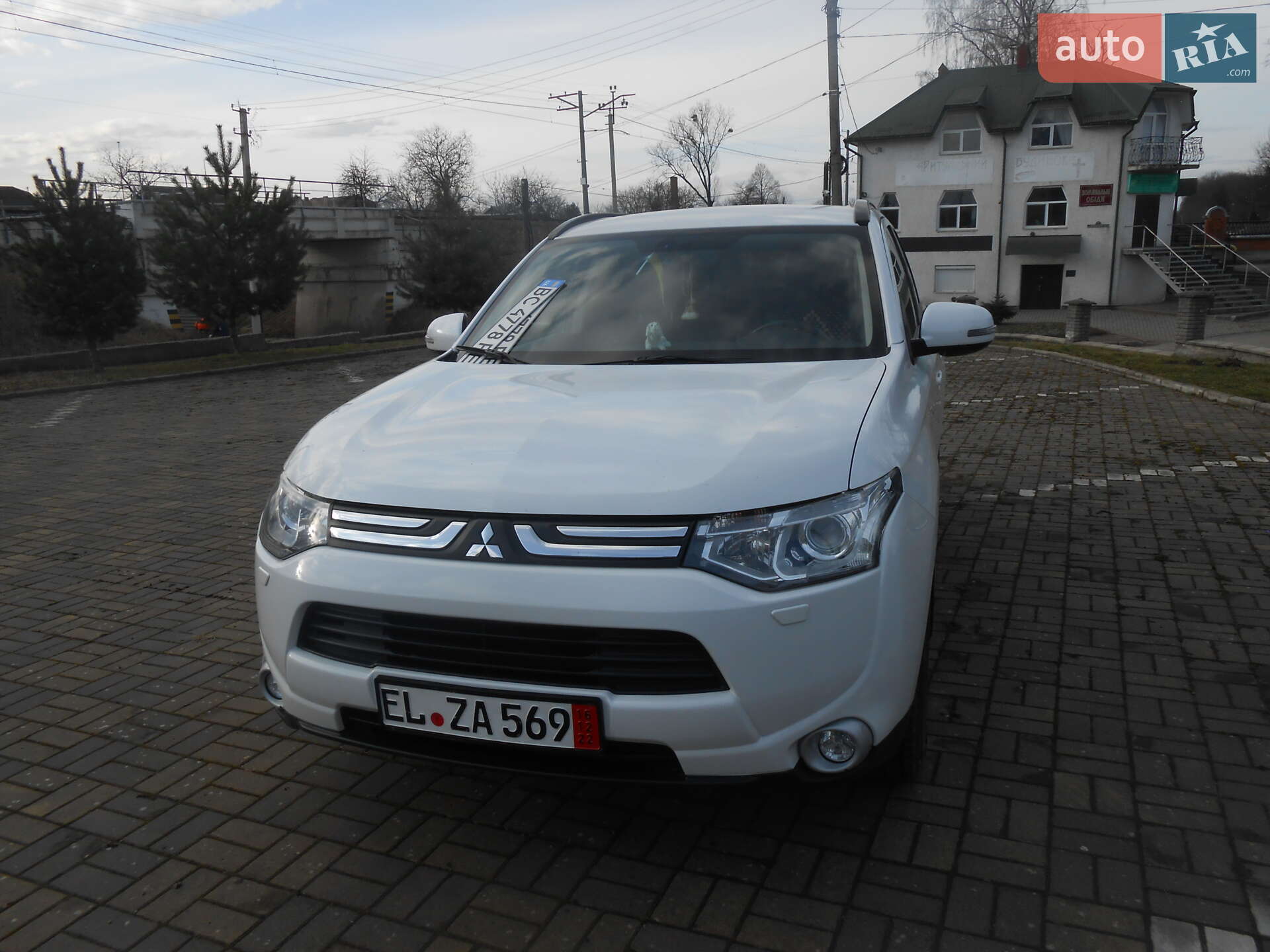 Головне фото звіту автомобіля MITSUBISHI OUTLANDER 2012