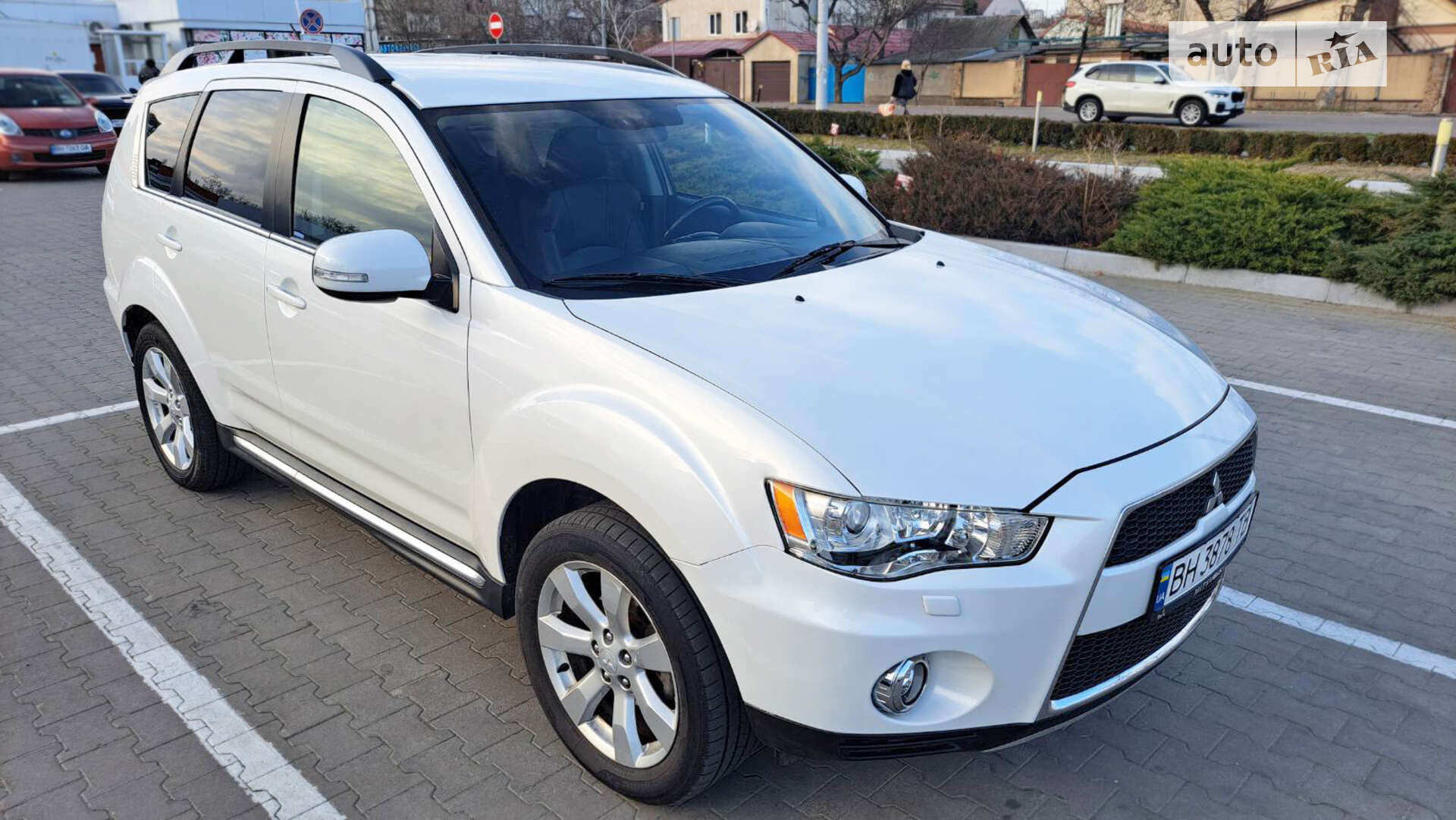 MITSUBISHI OUTLANDER 2011