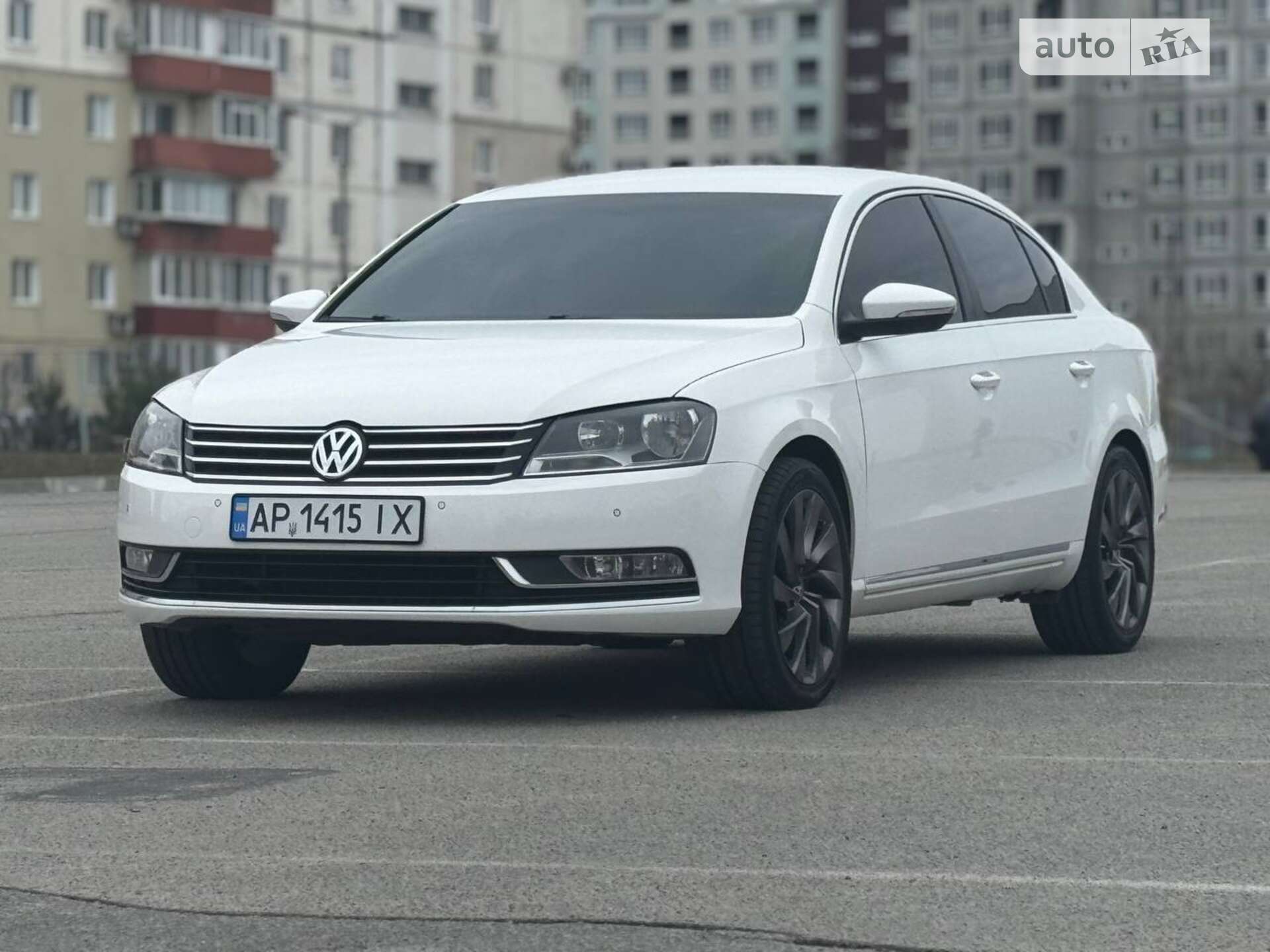 VOLKSWAGEN PASSAT 2011