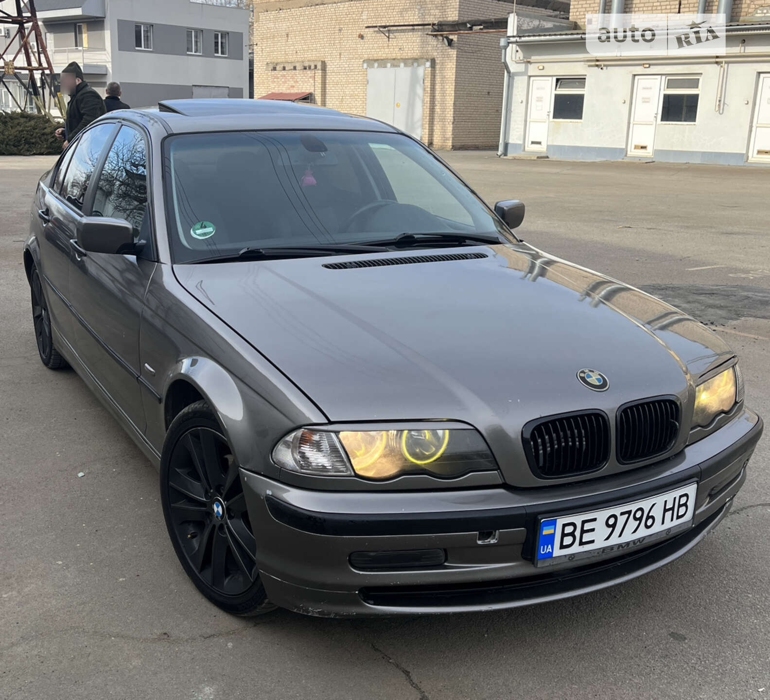 Головне фото звіту автомобіля BMW 318I 1999