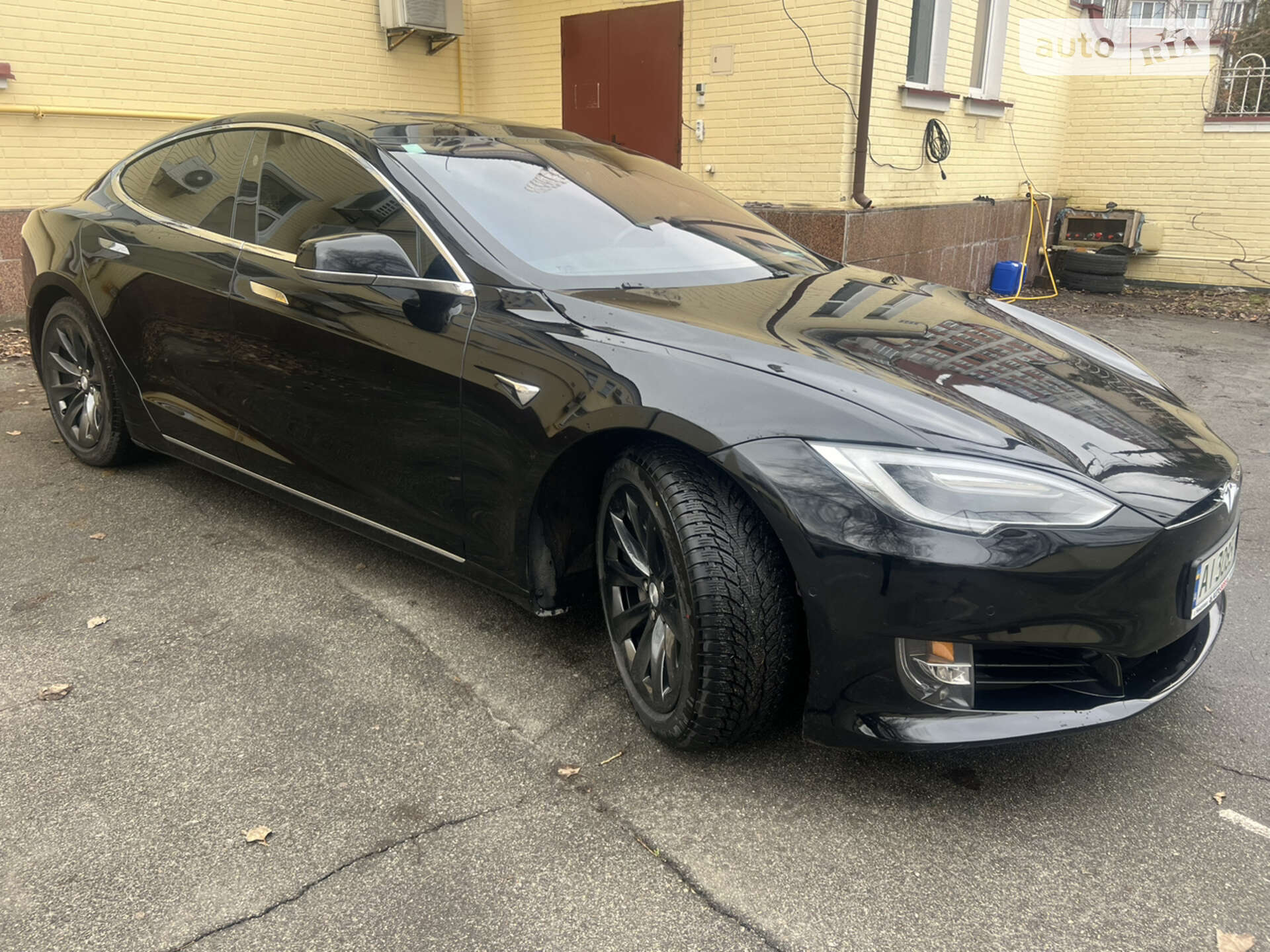 Головне фото звіту автомобіля TESLA MODEL S 2017