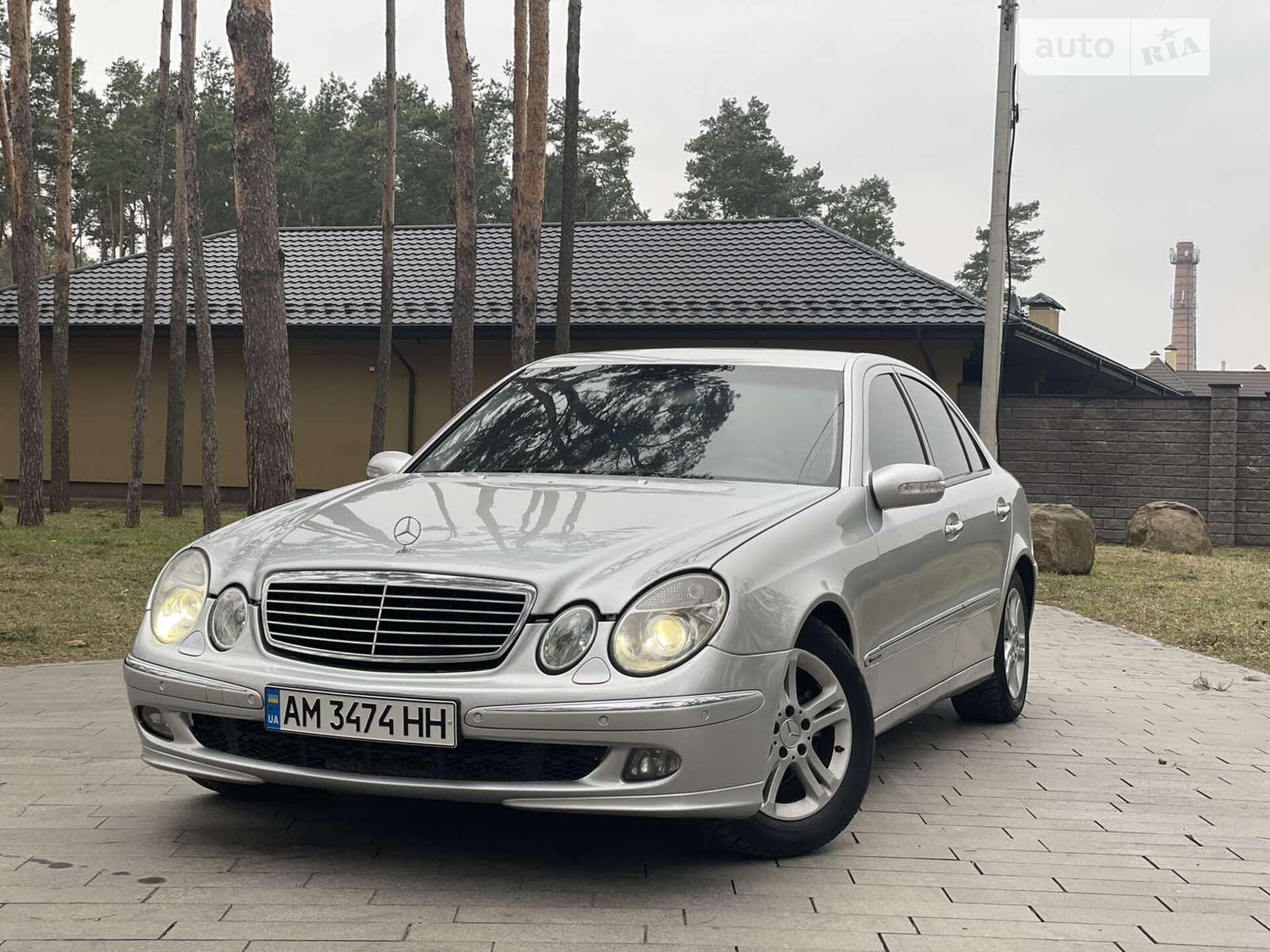 MERCEDES-BENZ E 320 2004
