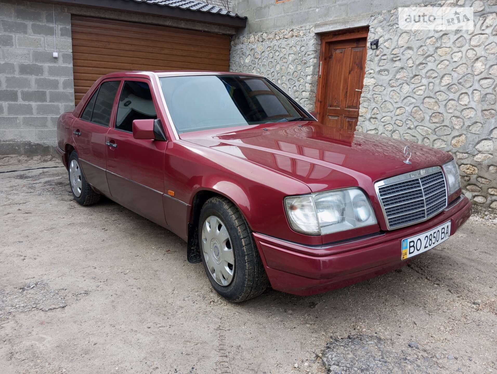 MERCEDES-BENZ E 220C 1995