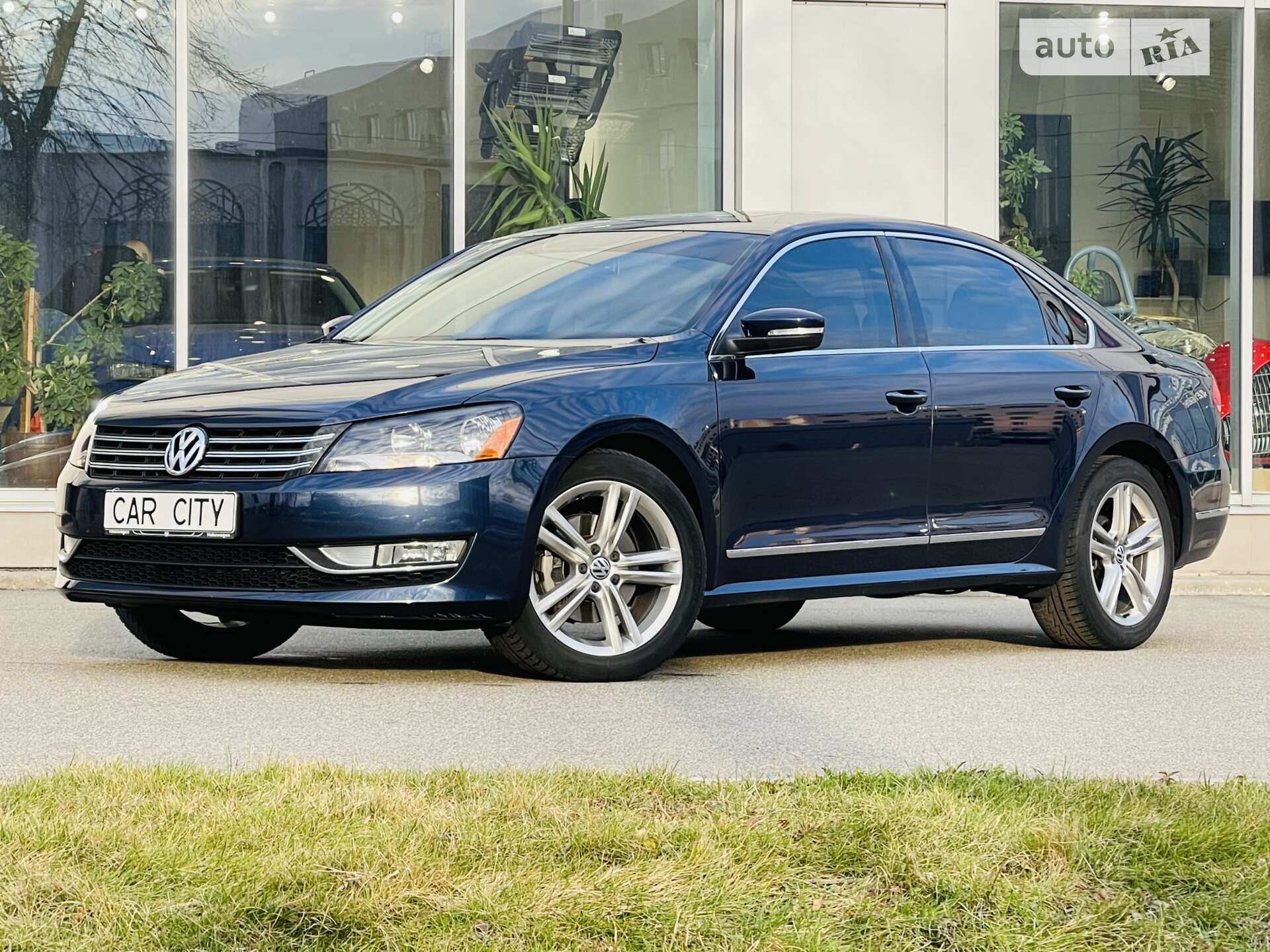VOLKSWAGEN PASSAT 2012