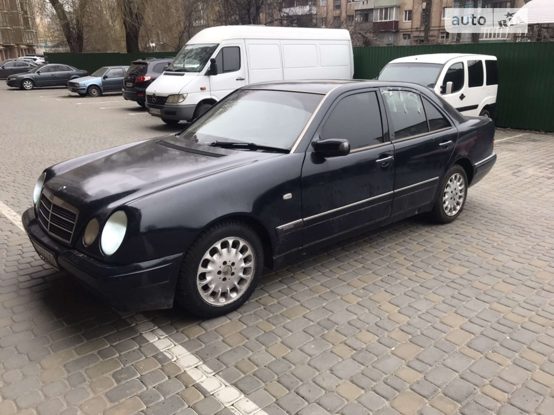 MERCEDES-BENZ E 200 1998
