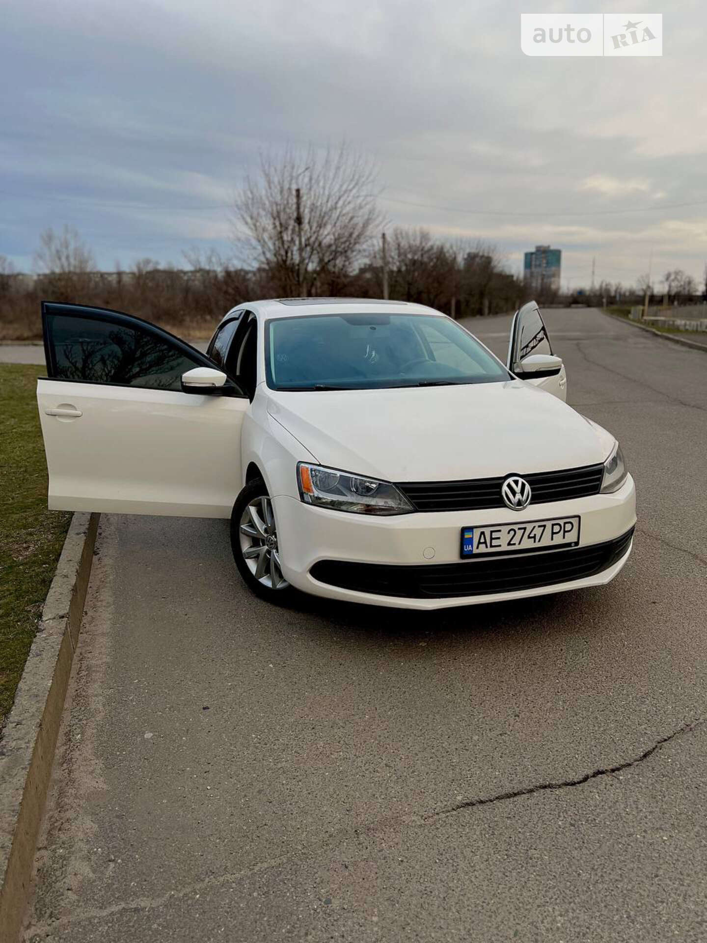 VOLKSWAGEN JETTA 2011