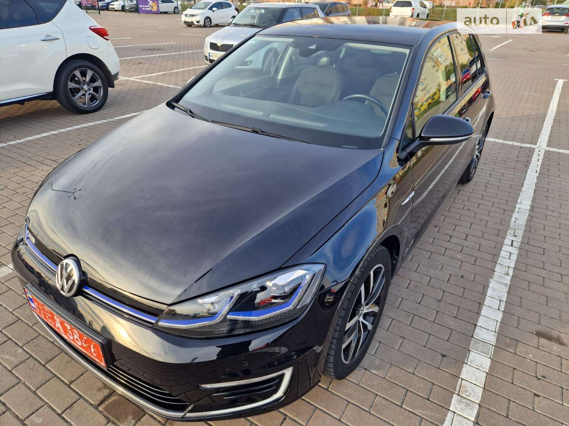VOLKSWAGEN E-GOLF 2018