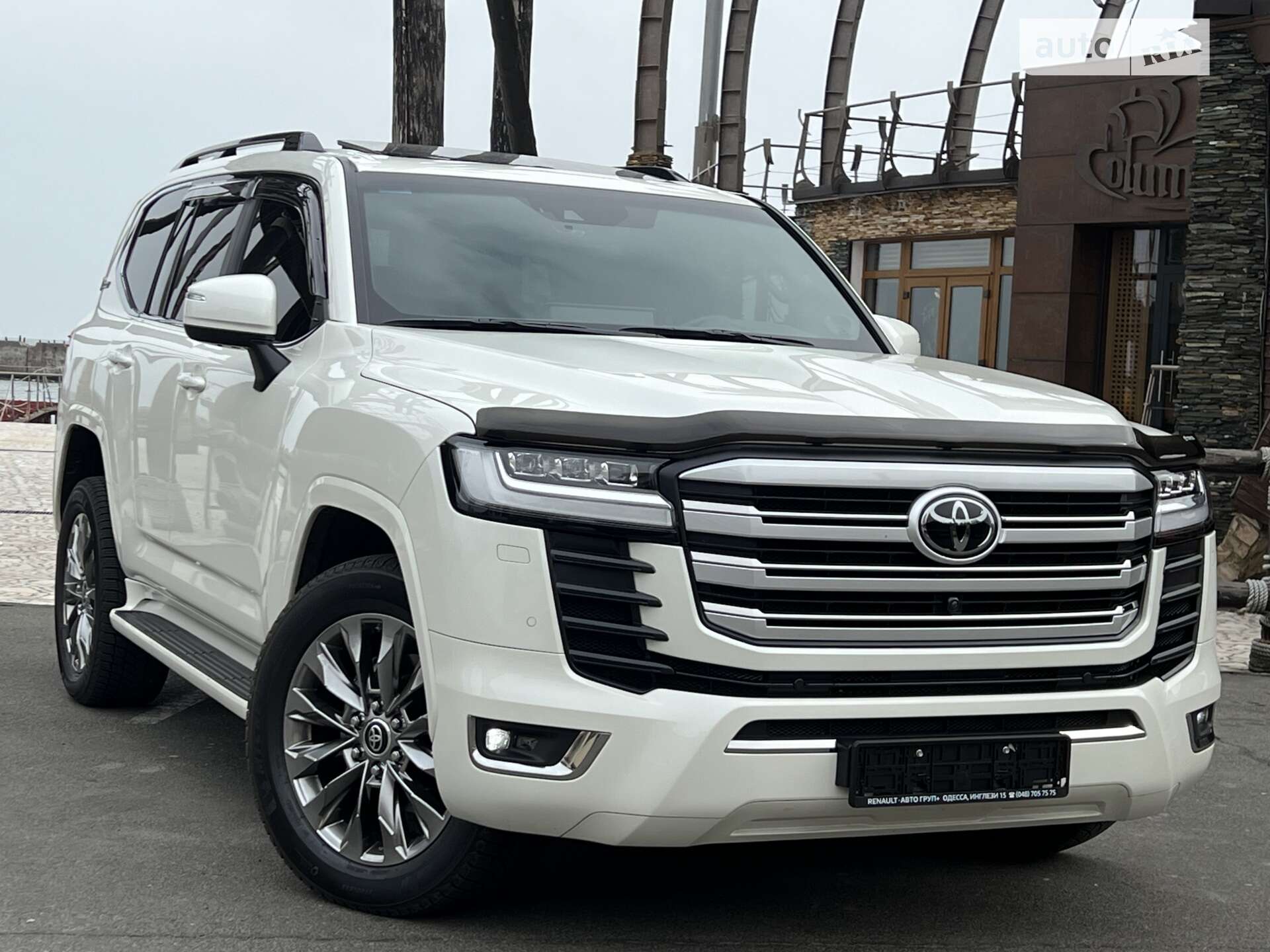 TOYOTA LAND CRUISER