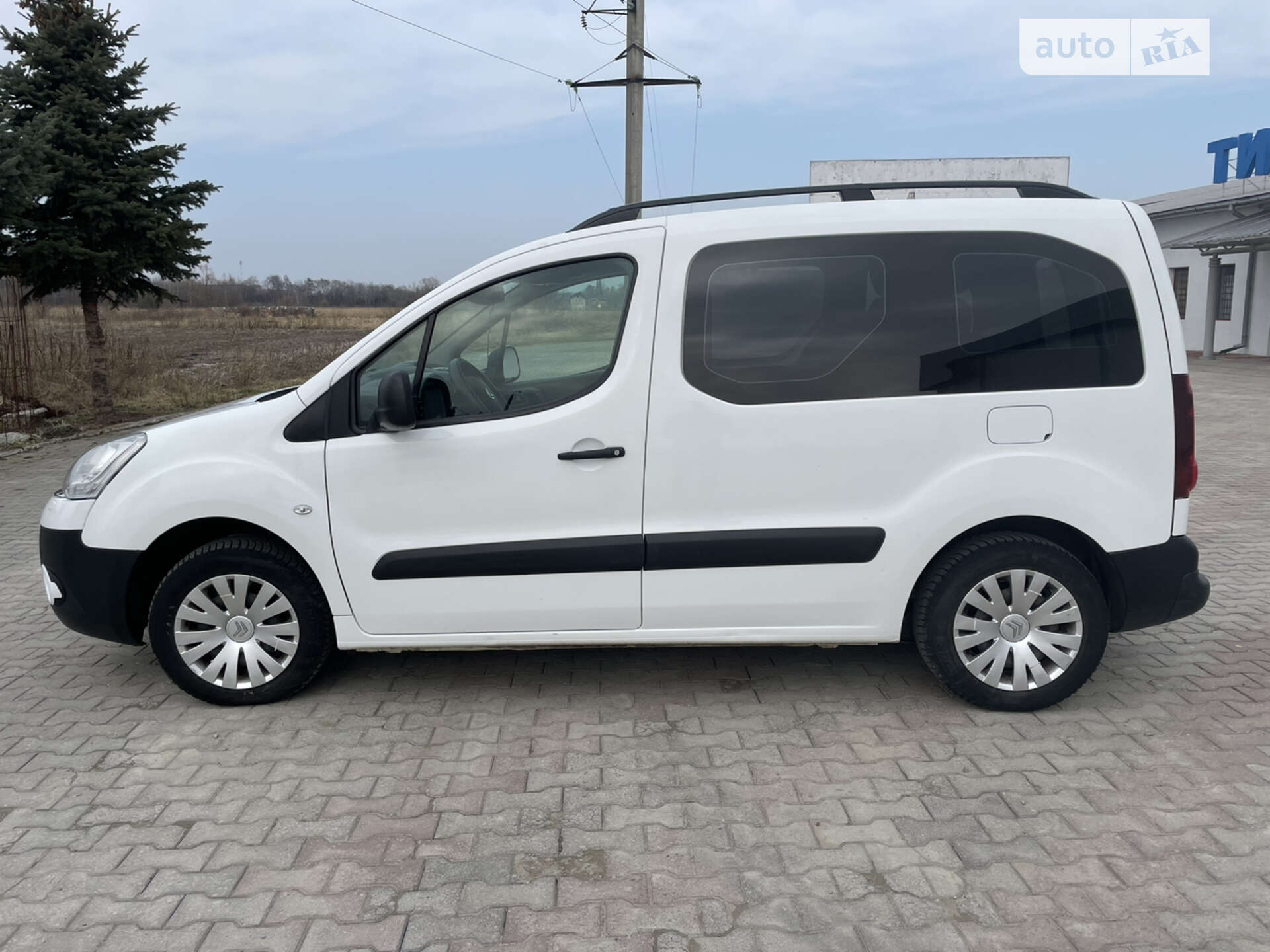 Головне фото звіту автомобіля CITROEN BERLINGO 2014