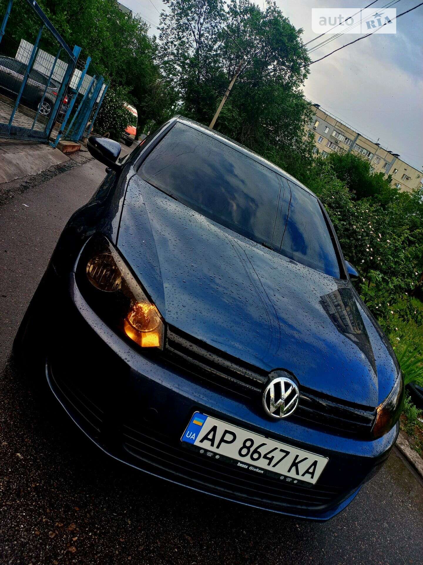 VOLKSWAGEN GOLF