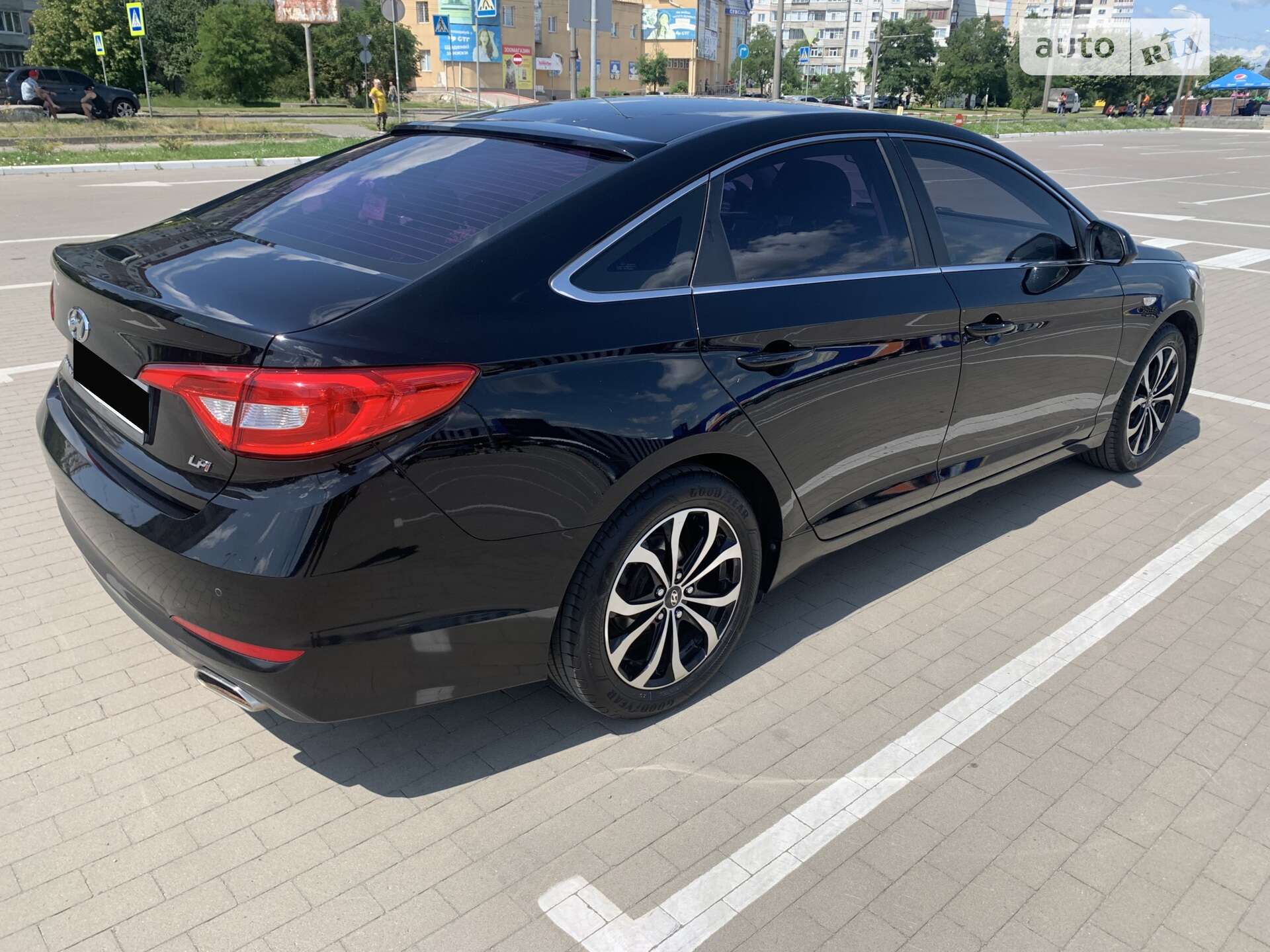 Головне фото звіту автомобіля HYUNDAI SONATA 2016