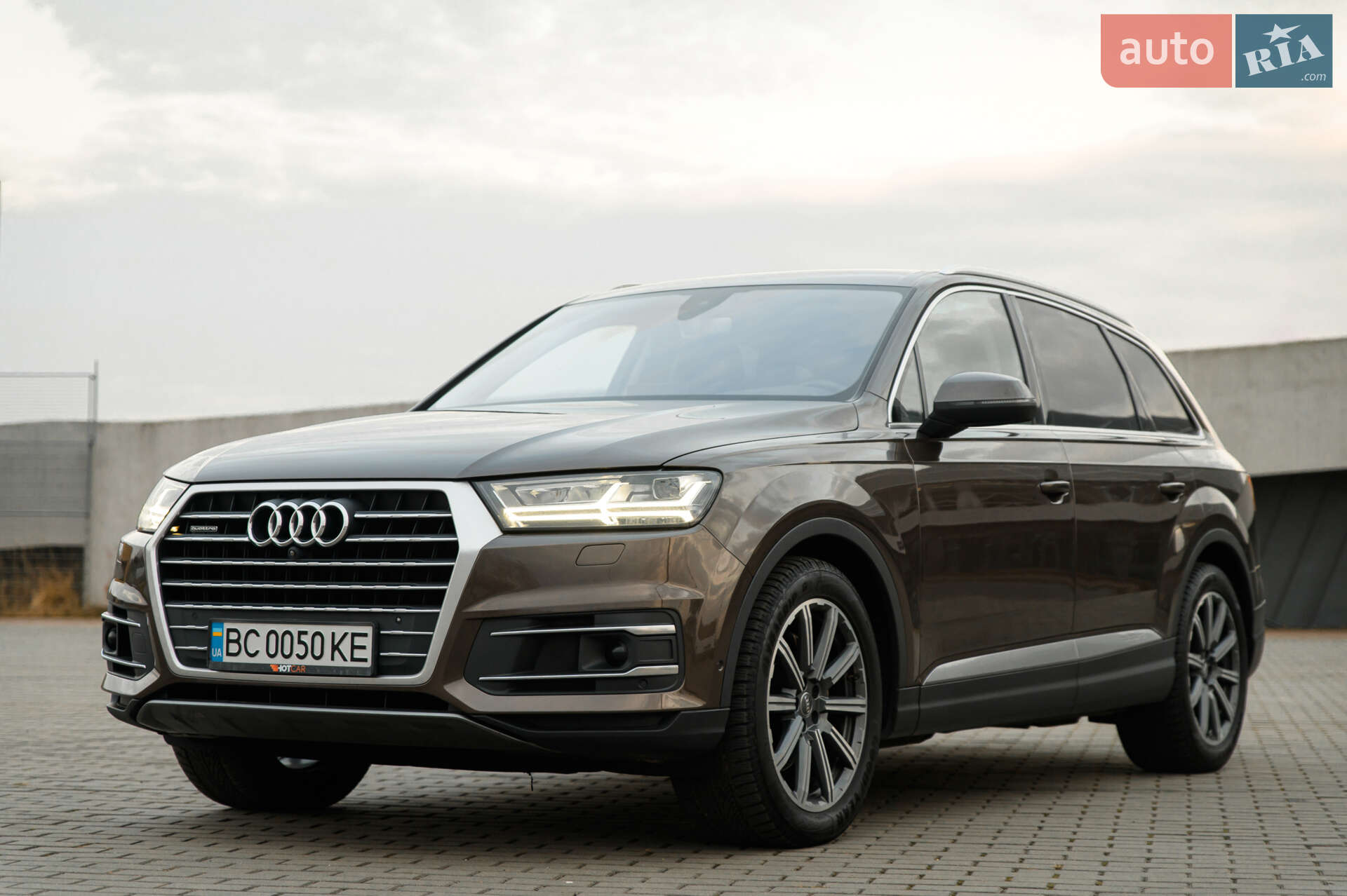 Головне фото звіту автомобіля AUDI Q7 2015