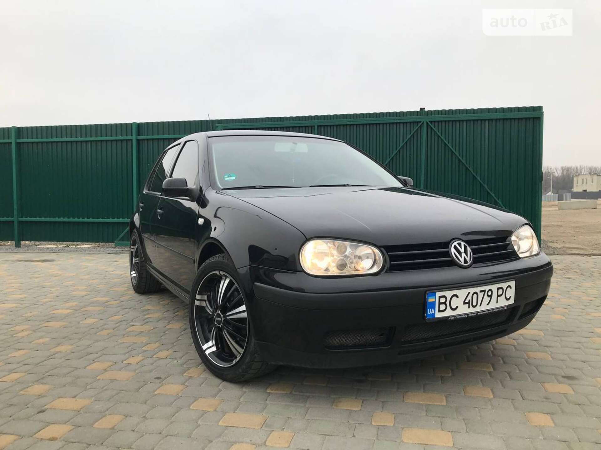 VOLKSWAGEN GOLF 2003