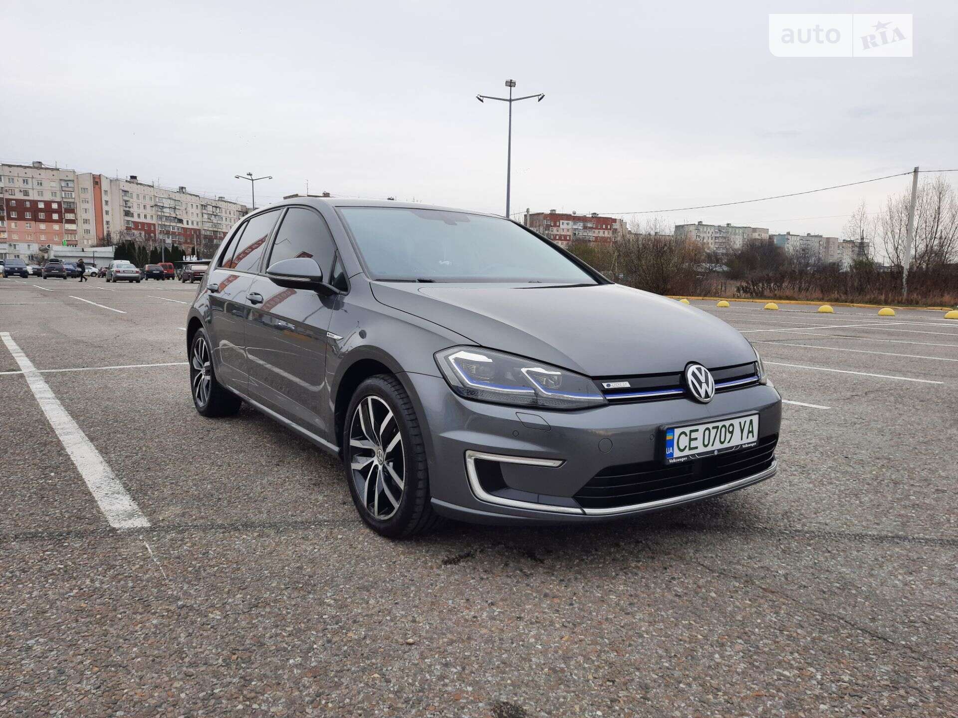 VOLKSWAGEN E-GOLF 2018