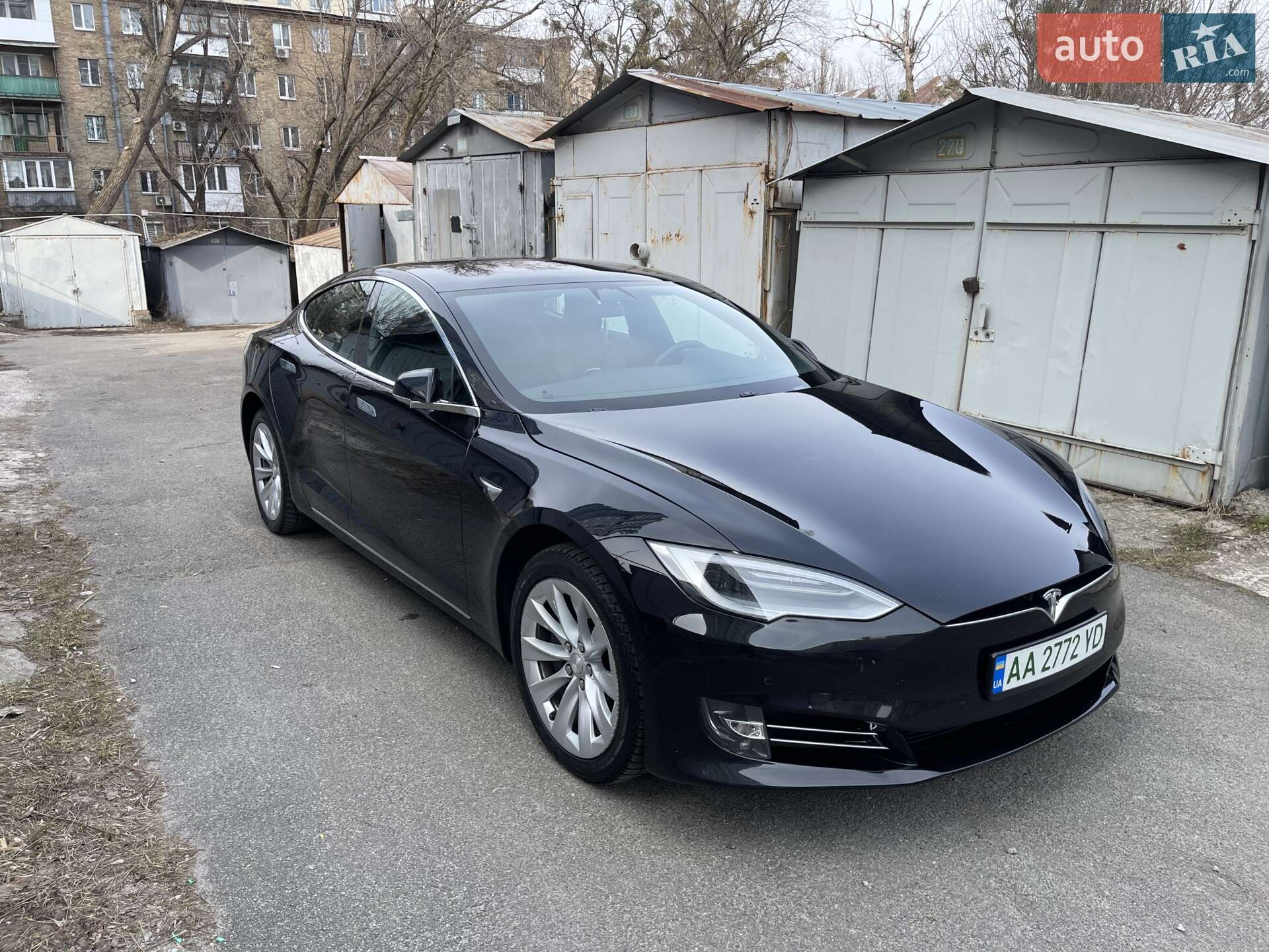 Головне фото звіту автомобіля TESLA MODEL S 2018