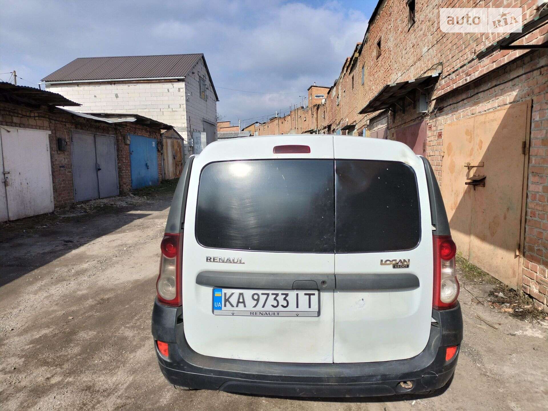 RENAULT LOGAN VAN 2010