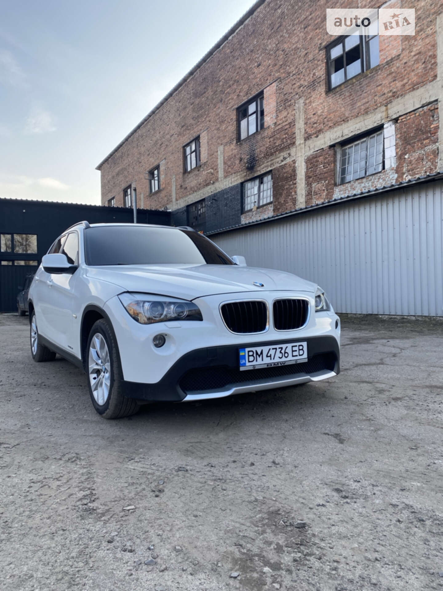 Головне фото звіту автомобіля BMW X1 2010
