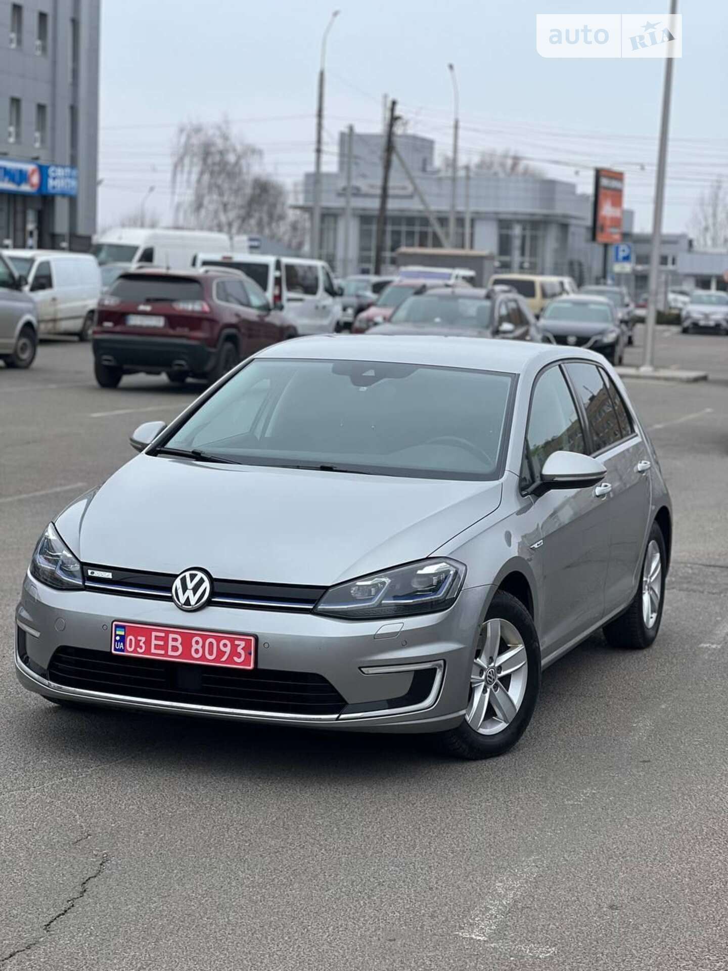 VOLKSWAGEN E-GOLF 2017