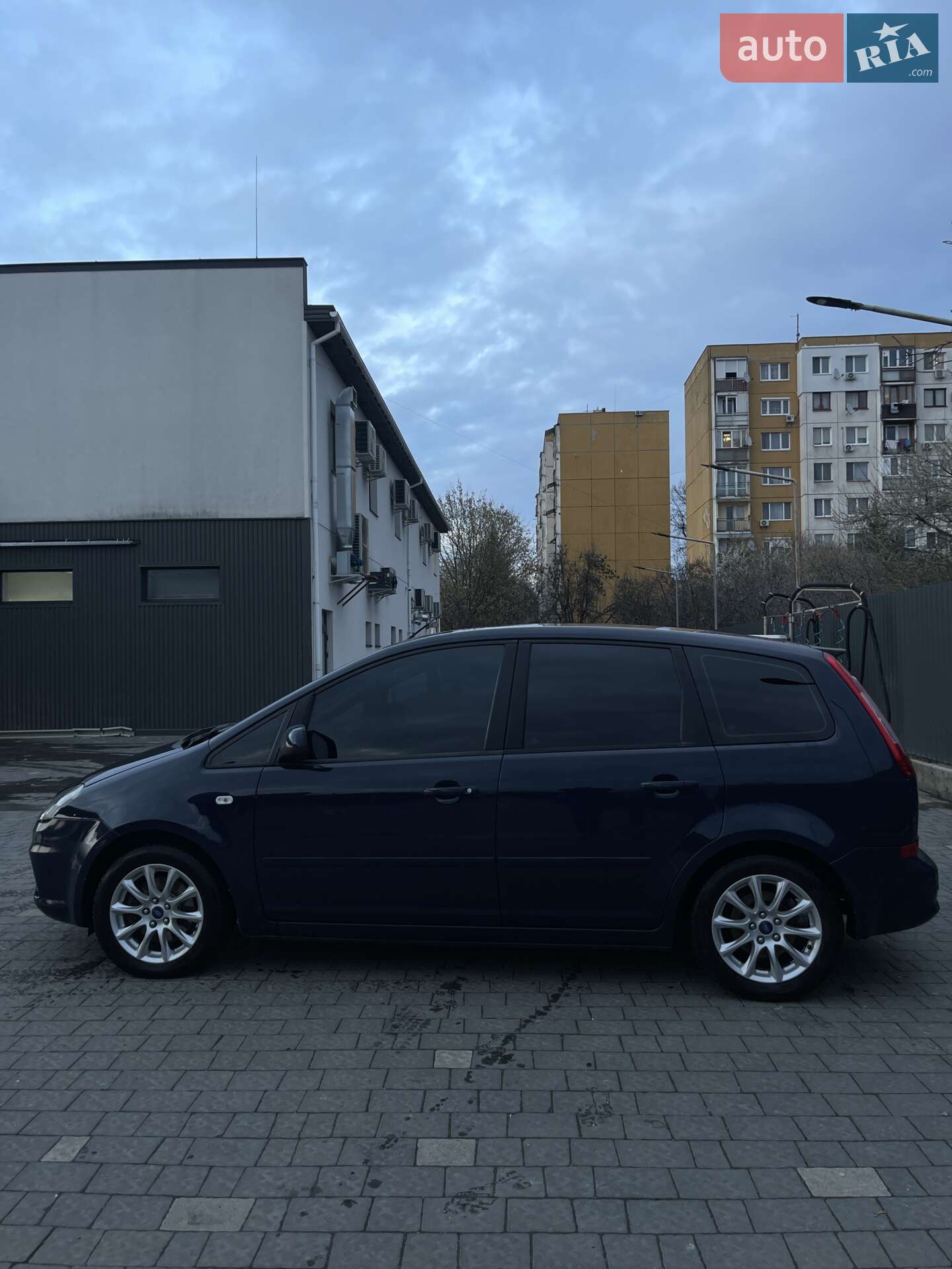 Головне фото звіту автомобіля FORD C-MAX 2009