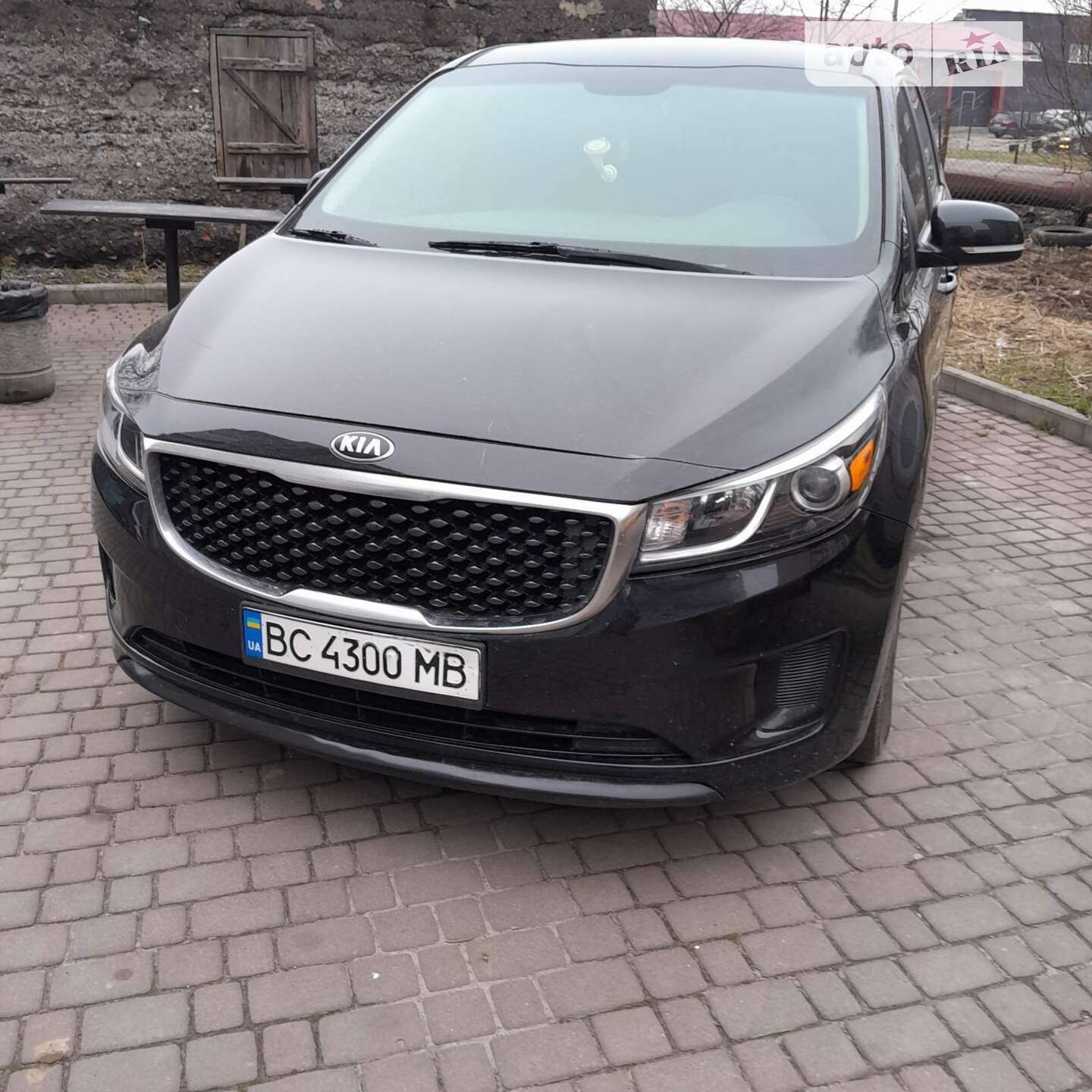 KIA SEDONA 2015